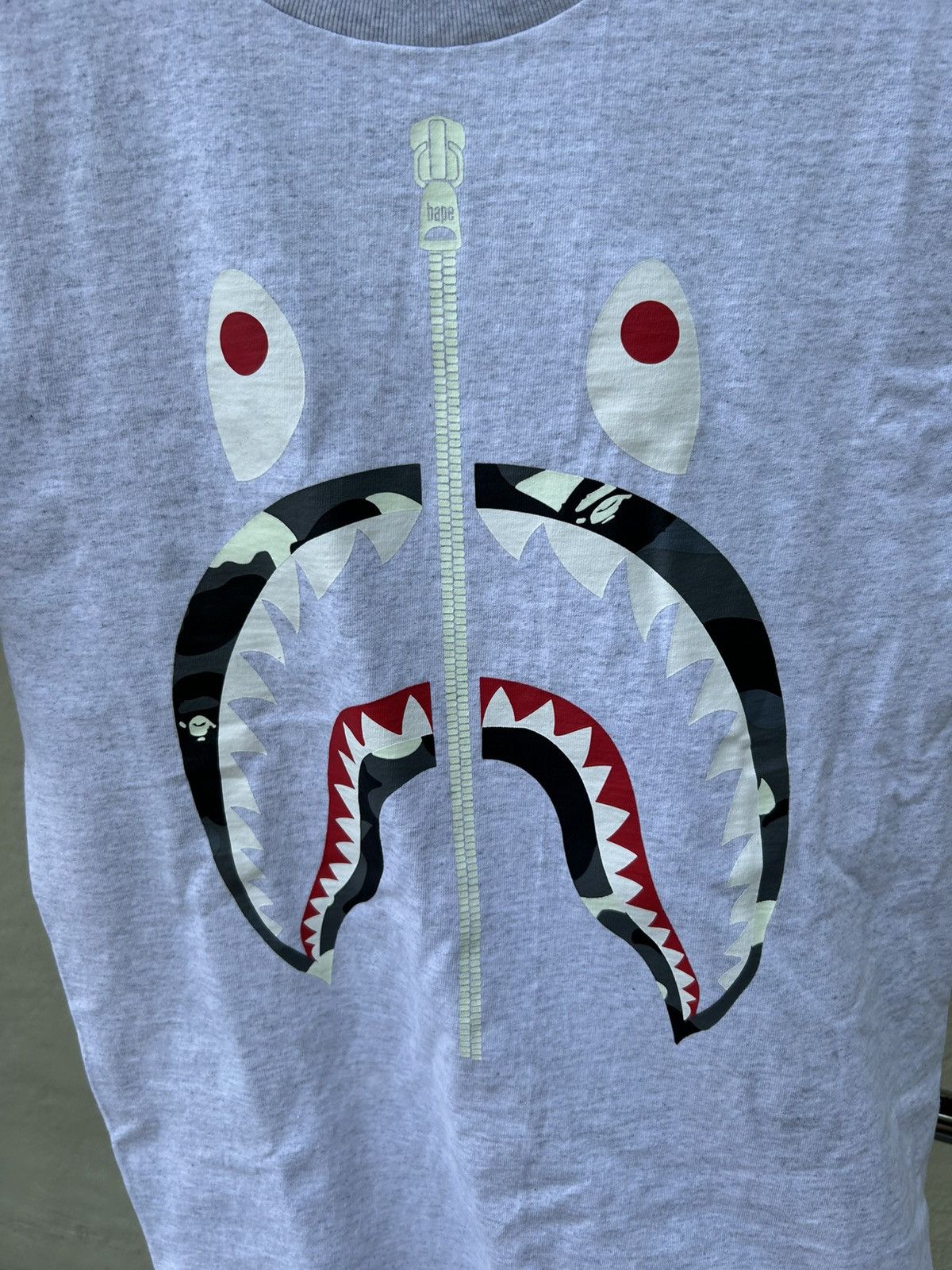 Bape Bape shark mouth tee glow in dark grey Size US S / EU 44-46 / 1 - 2 Thumbnail