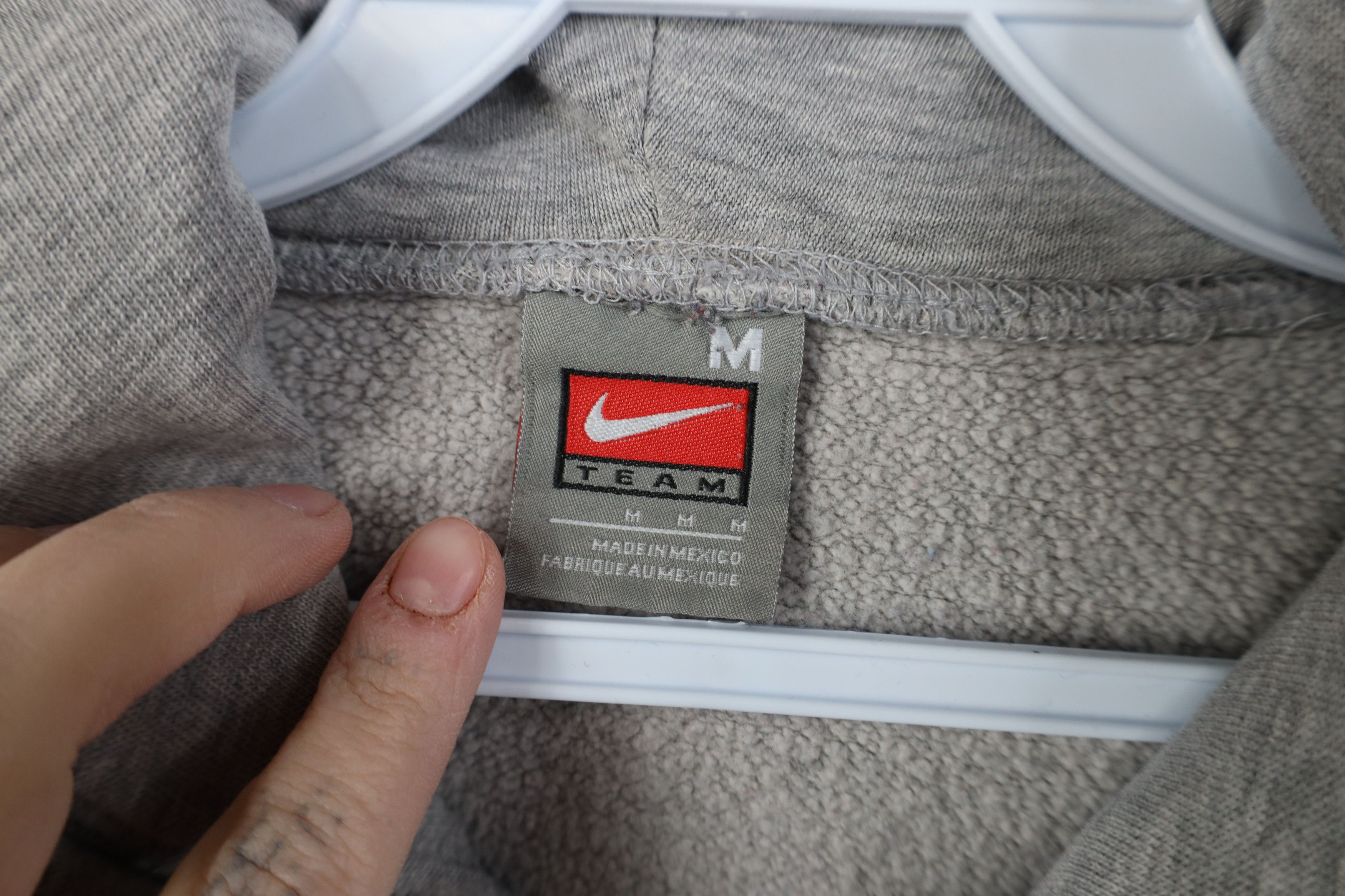 Nike Vintage Nike Swoosh University of Michigan Hoodie Gray Size US M / EU 48-50 / 2 - 5 Thumbnail