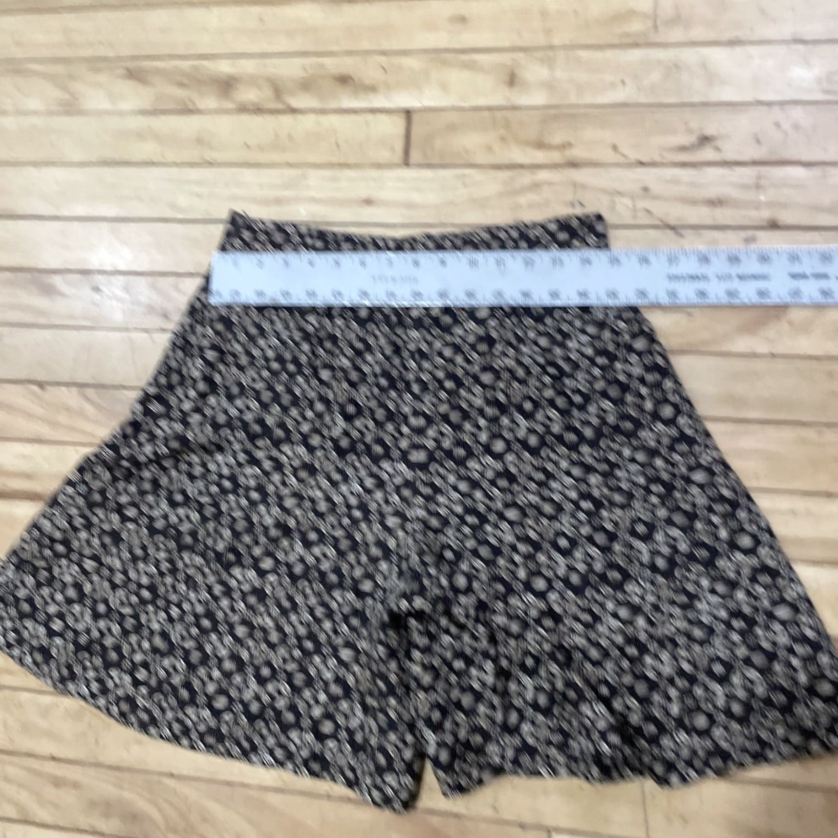 Vintage DANA Silk Floral Geometric Paperbag Shorts Womens 8 Brown Silk 8 Geometric Floral Paperbag Short Womens 8 Brown Size 30" / US 8 / IT 44 - 7 Thumbnail