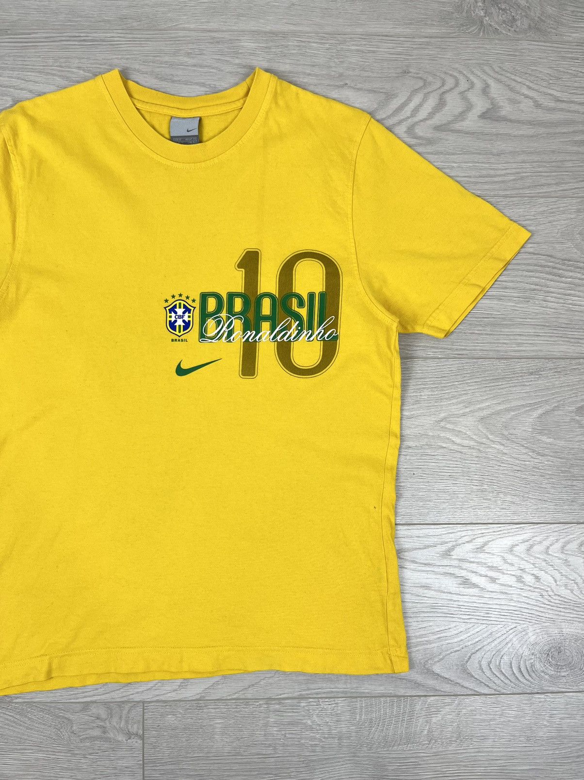 Vintage Blokecore⚽️ Nike Vintage 00s Brazil Ronaldinho T Shirt Size US M / EU 48-50 / 2 - 3 Thumbnail