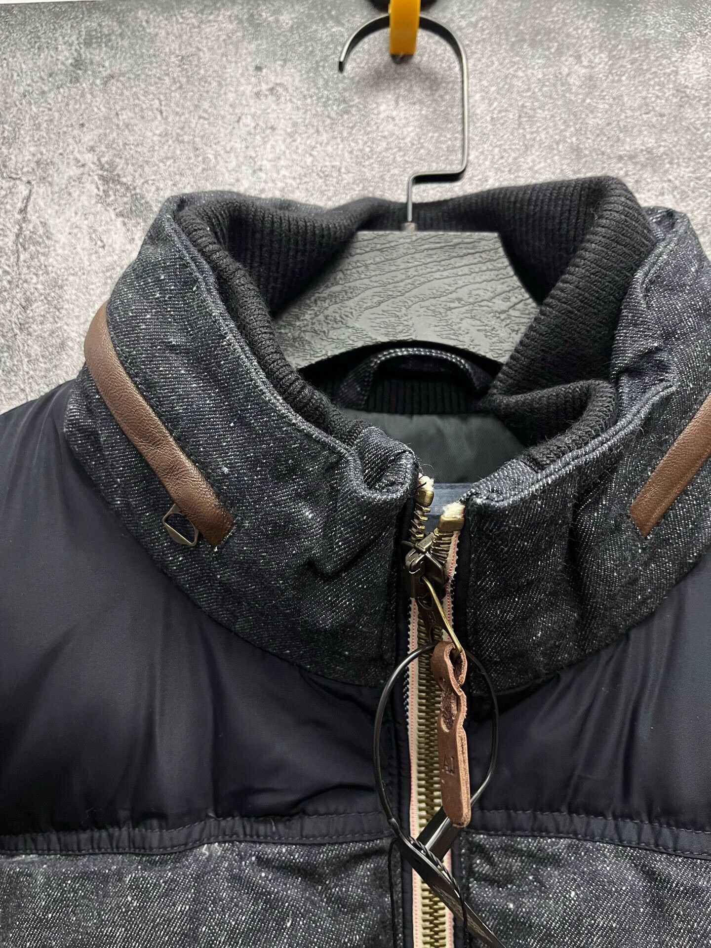 Armani Armani Jeans solid puffer jacket size 54 new Size US L / EU 52-54 / 3 - 3 Thumbnail