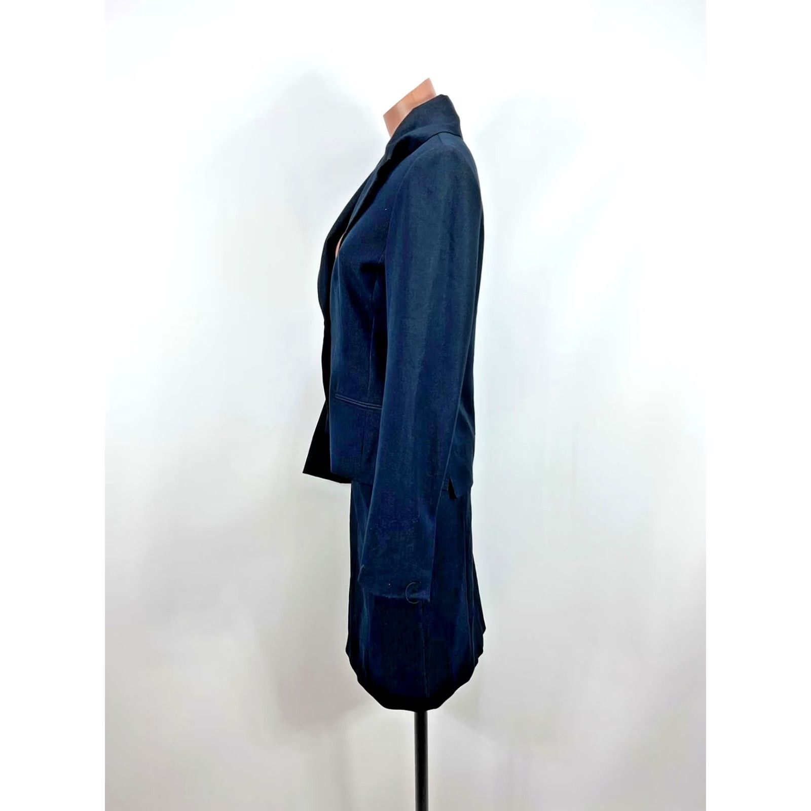 Vintage VINTAGE T Tahari Dark Blue Suit Blazer 2 Piece Skirt Set Size 6 Women Denim Look Shirt Jacket Skirt Womens Size 28" / US 6 / IT 42 - 6 Thumbnail