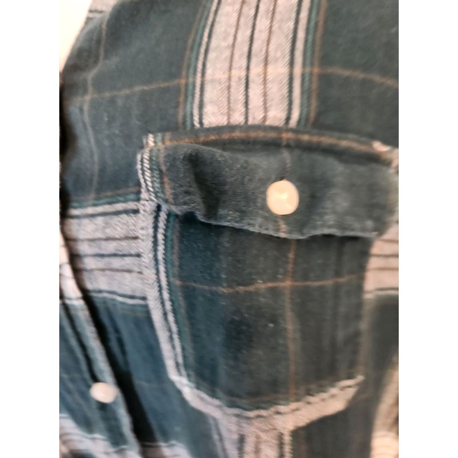 Vintage Universal Thread Plaid Forest Green White Flannel Button-Up Shirt L Womens Long Sleeve Collared Pocket Easy Care Size L / US 10 / IT 46 - 4 Thumbnail