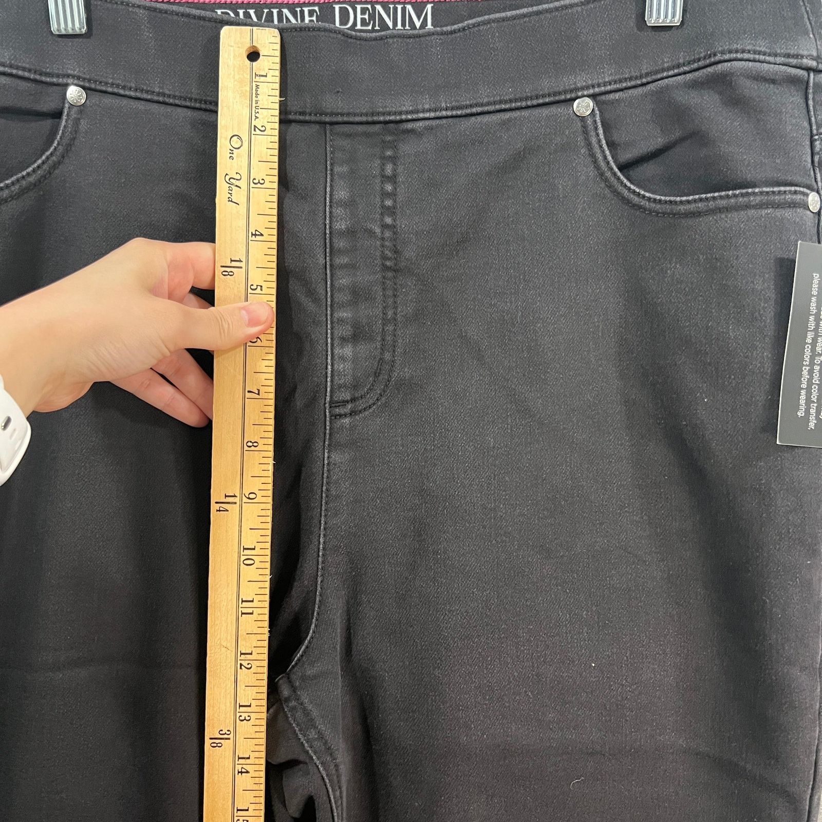 Other Isaac Mizrahi Live! Regular Black Divine Denim Crop Slim Size 40" / US 18 - 9 Thumbnail