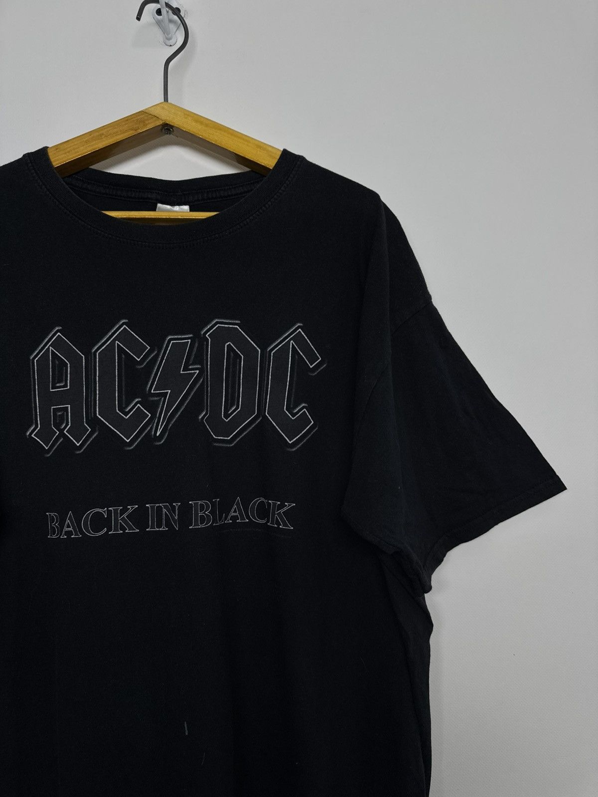 Gildan Vintage Y2k AC/DC Back in Black rock band tee Size US XL / EU 56 / 4 - 5 Thumbnail