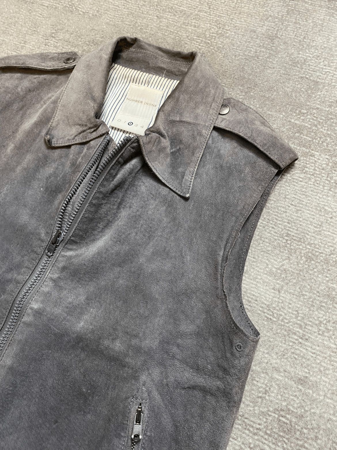 Number (N)ine Sz 2 Number Nine Suede Inside Silk Vest Size US M / EU 48-50 / 2 - 3 Thumbnail