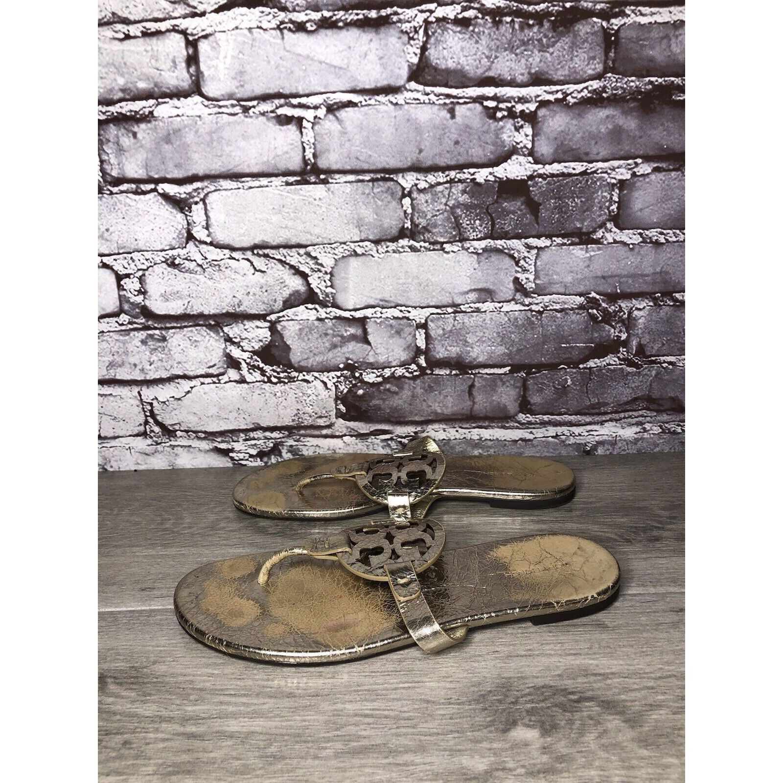 Tory Burch TORY BURCH Silver Leather Badge Logo Thong Flats Sandals Wom Size US 10 / IT 40 - 19 Thumbnail