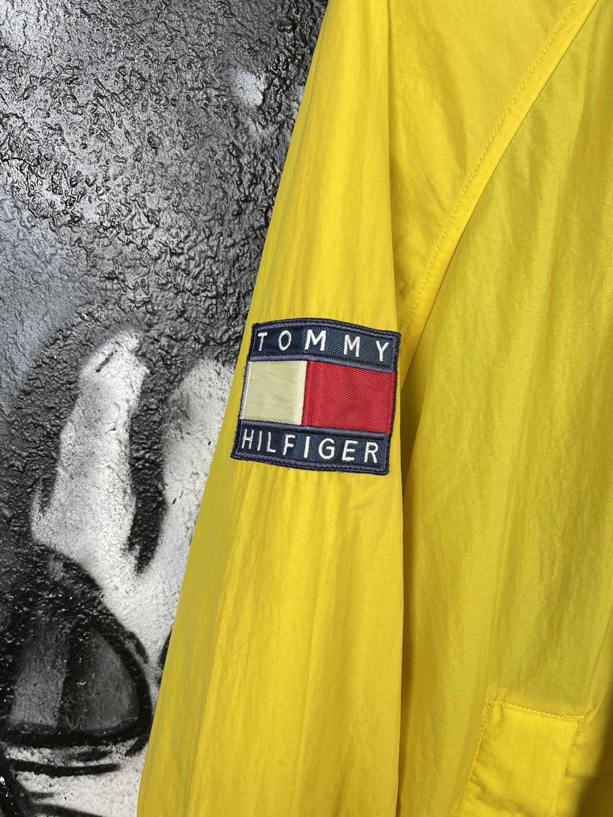 Tommy Hilfiger Vintage 90’sTommy Hilfiger Embroidered Spellout Jacket Men’s Size US L / EU 52-54 / 3 - 5 Thumbnail