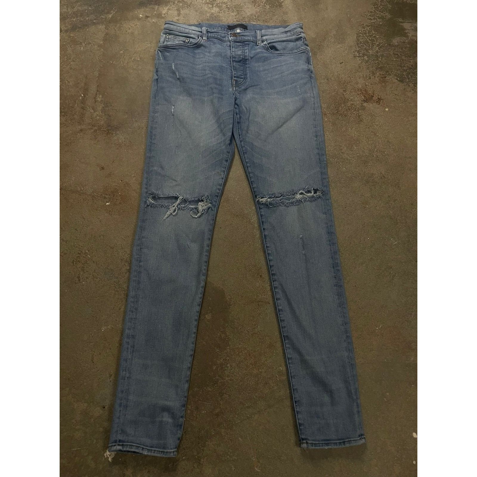 Amiri Amiri Plain Thrasher Light Wash Used 36 Size US 36 / EU 52 - 1 Thumbnail