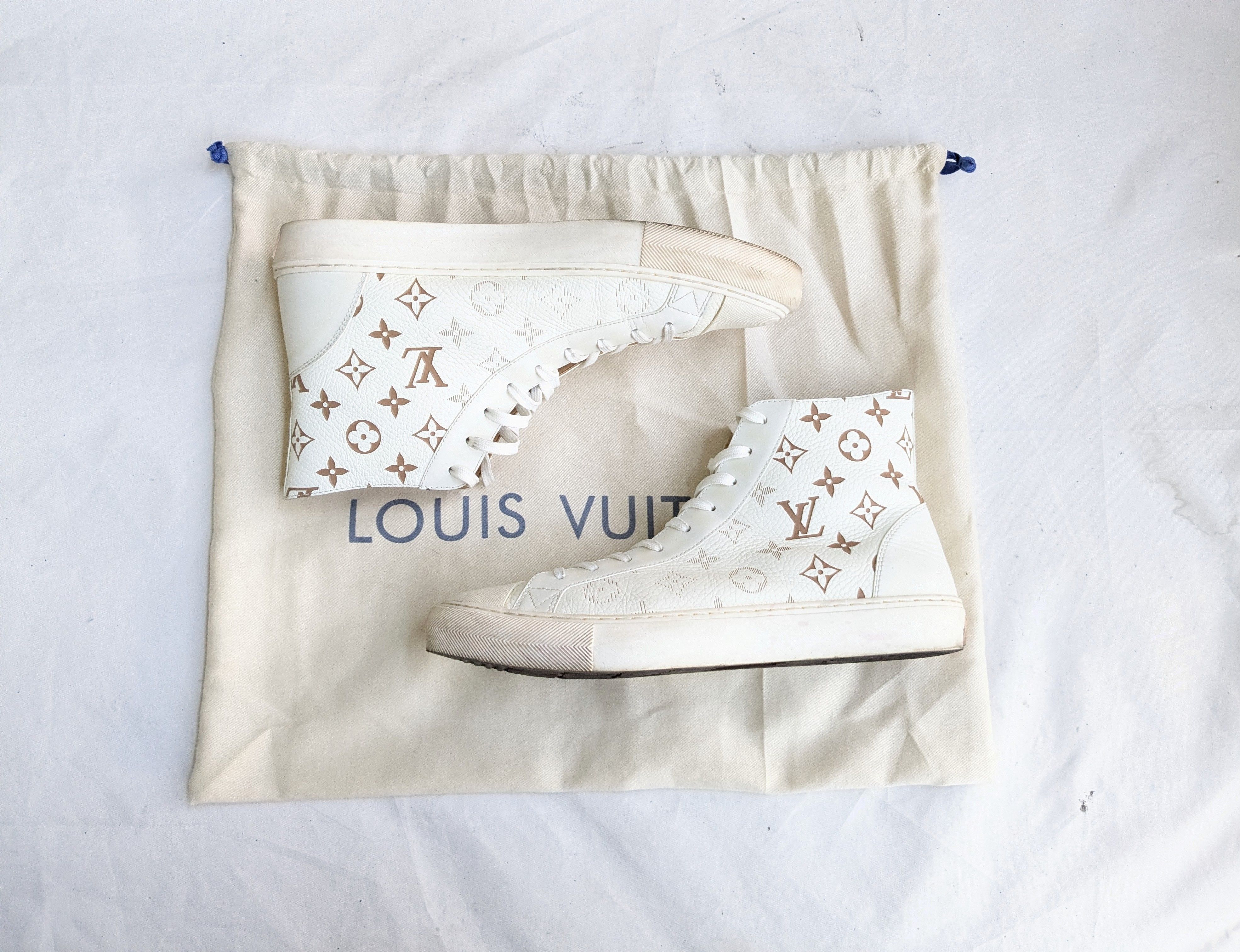Louis Vuitton Louis Vuitton Sneakers White 10 Monogram Logo High Tops Size US 10 / EU 43 - 1 Thumbnail