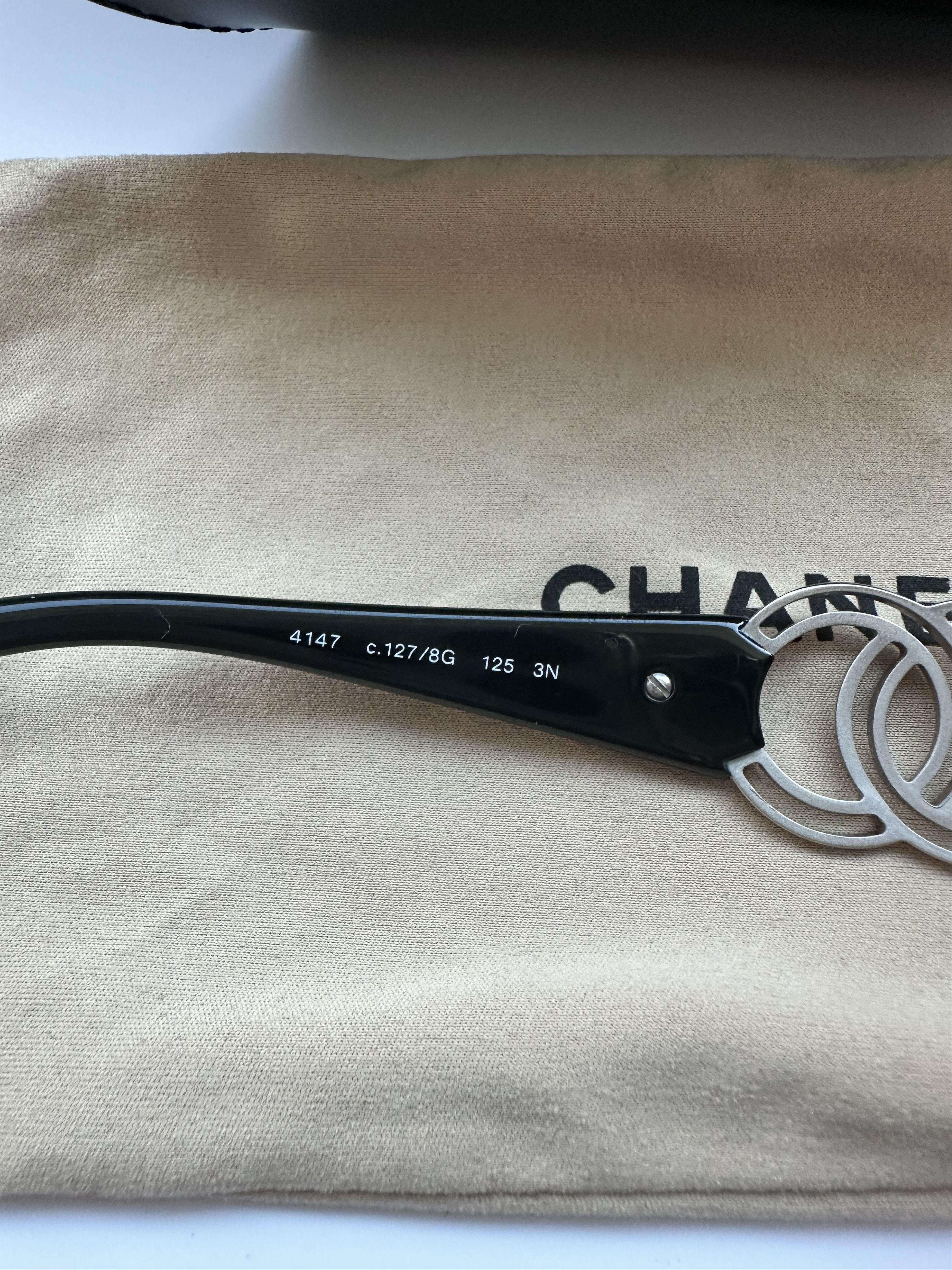 Chanel Chanel Rimless Shield Silver Logo Sunglasses 4147 Vintage Size ONE SIZE - 6 Thumbnail