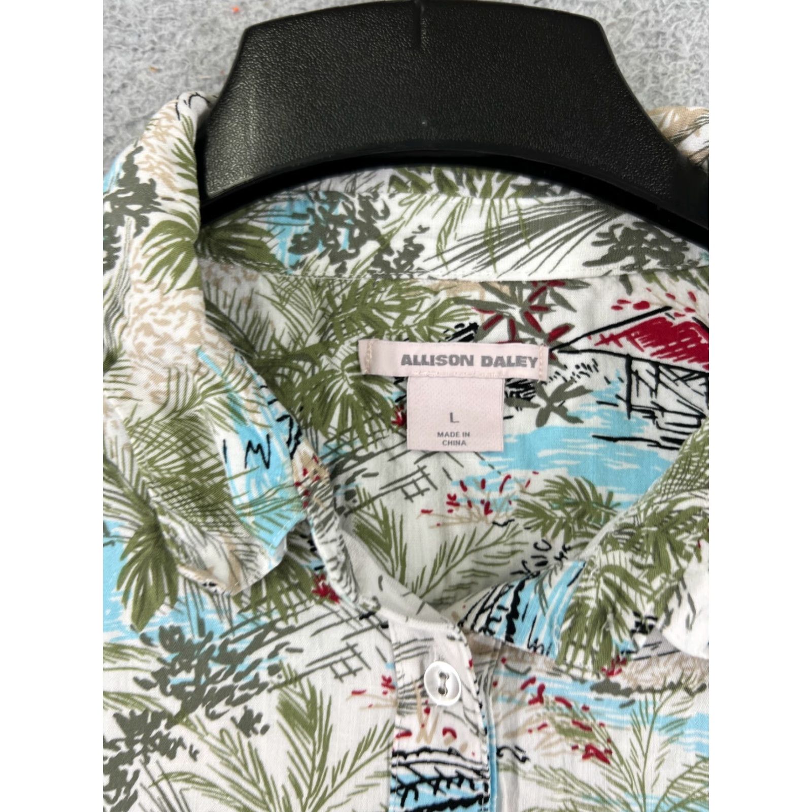 Vintage Allison Daley Shirt Womens Large Green Blue Palm Hut Beach Print 100% Rayon Shirt Womens Large Green Palm Beach 80s 90s Classic Outdoor Mens Women Size L / US 10 / IT 46 - 3 Thumbnail