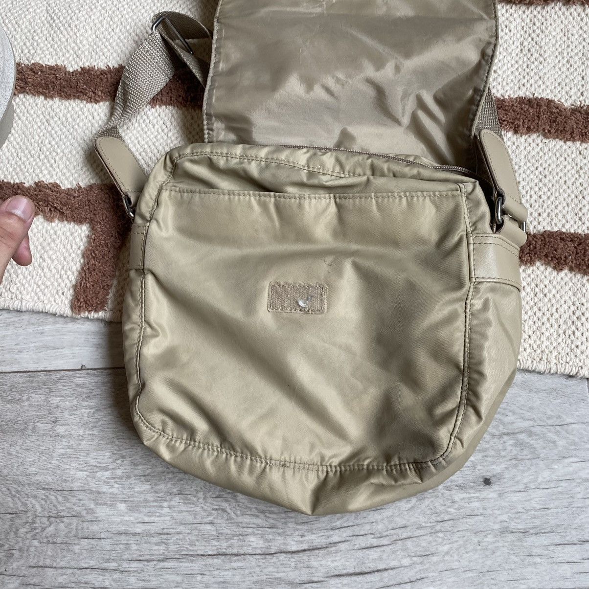Japanese Brand VINTAGE JAPANESE STYLE NYLON LIKE PRADA METAL CROSSBODY BAG Size ONE SIZE - 5 Thumbnail