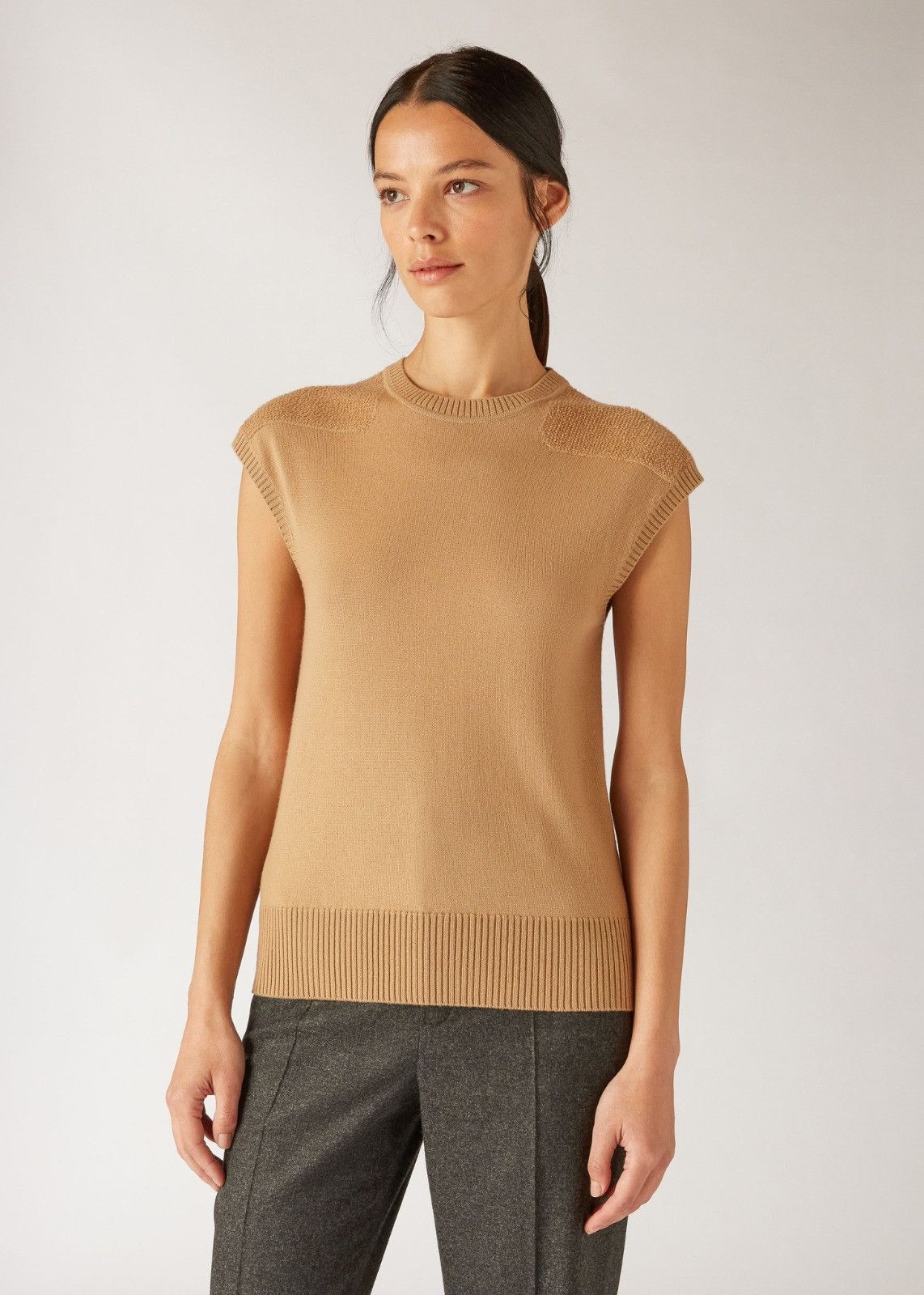 Loro Piana o1srvl11e0125 Wetherlam Top in Camel Size L / US 10 / IT 46 - 2 Thumbnail