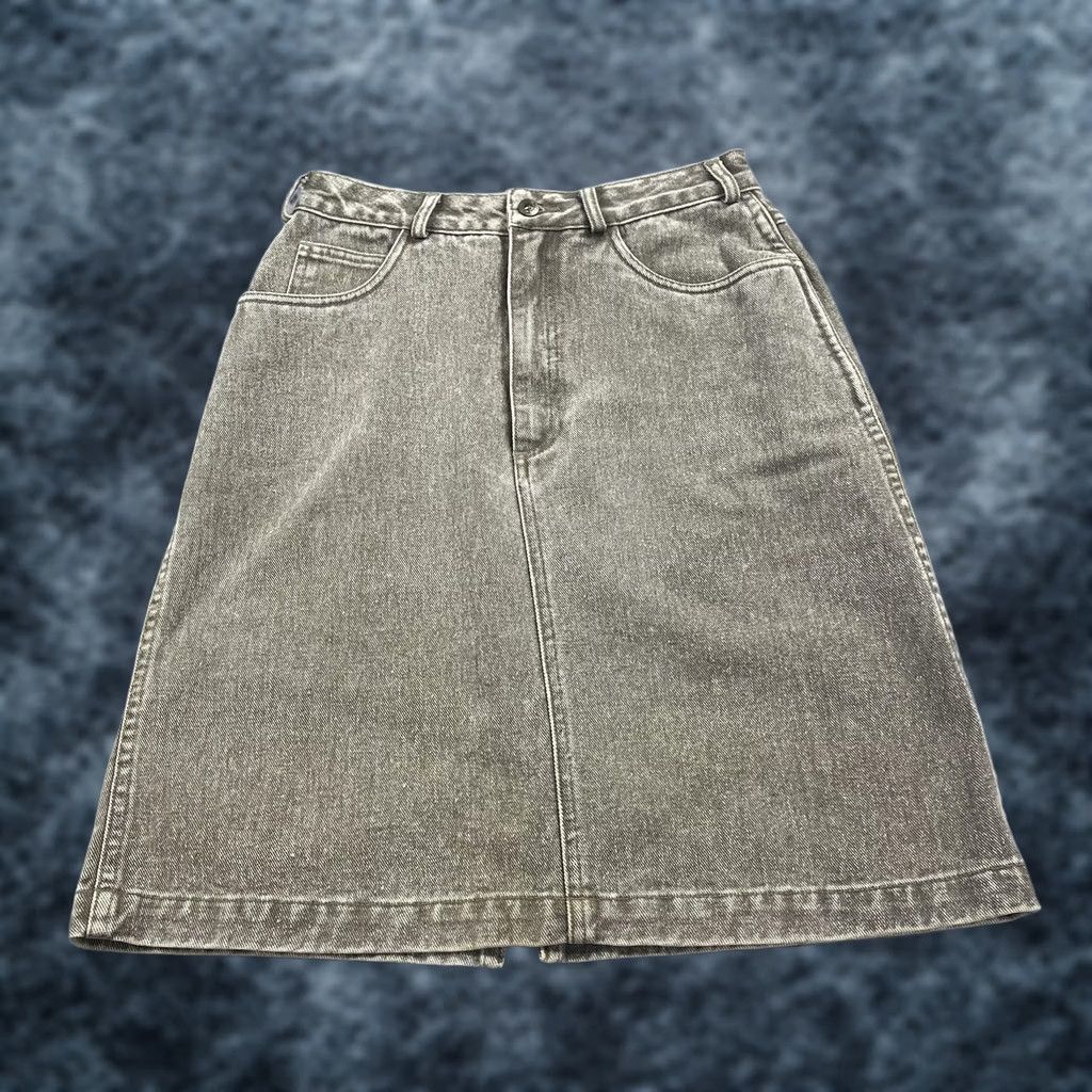 Banana Republic VINTAGE Banana Republic Skirt Womens 8 Gray Denim A-Line Knee Length 80s 90s Casual Slit Pockets Button Cap Notes: Cotton, Zip Mens Womens Girls Boys Size 30" / US 8 / IT 44 - 1 Thumbnail