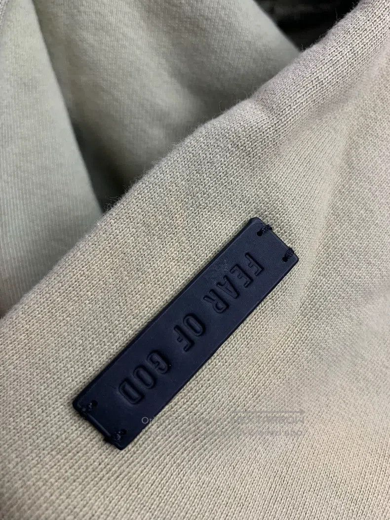 Fear of God fear of god Season 7 distressed faded process flocked swea Size US M / EU 48-50 / 2 - 8 Thumbnail