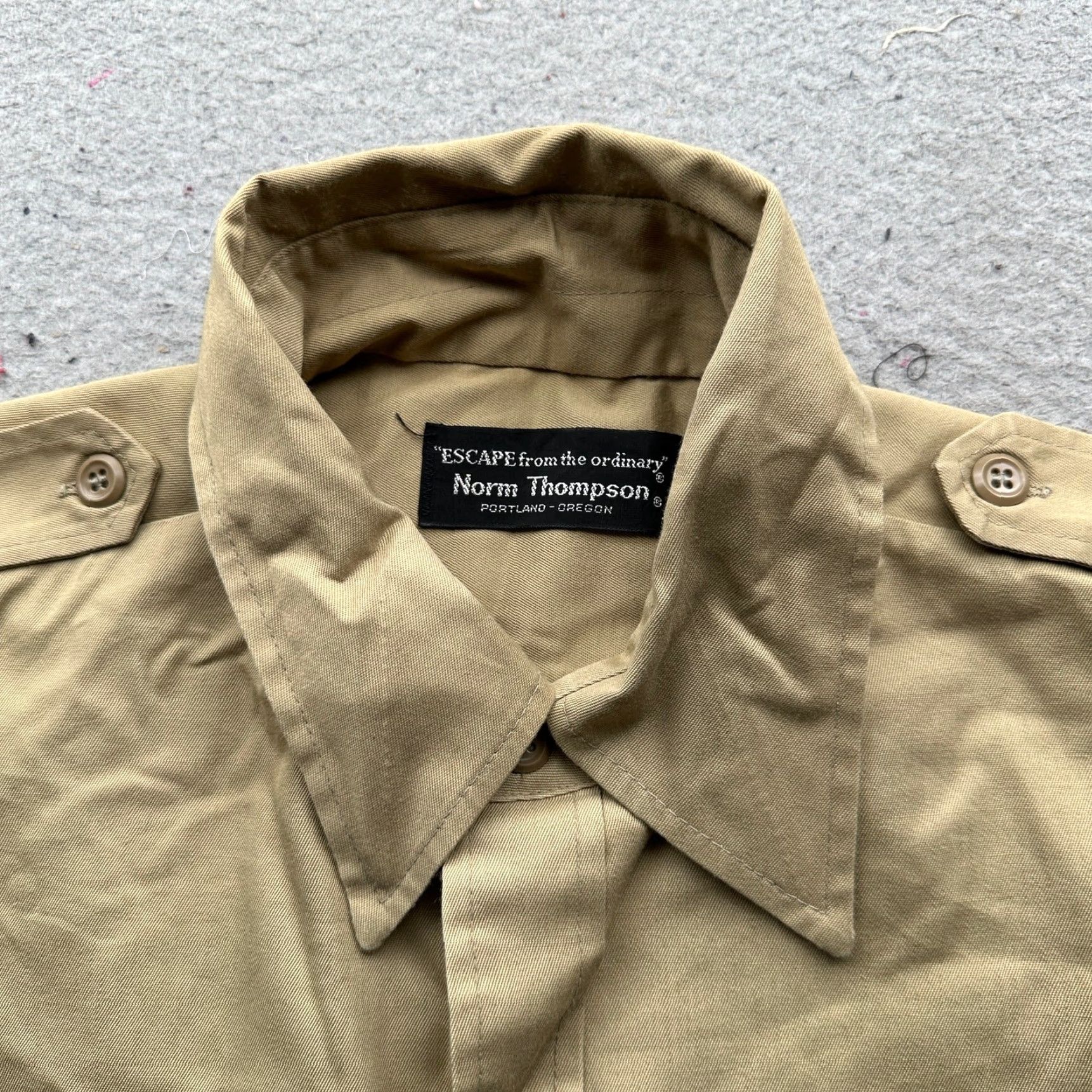 Jim Thompson VINTAGE Norm Thompson Twill Safari Button Up Shirt Men Large Brown Khaki Size US L / EU 52-54 / 3 - 7 Thumbnail