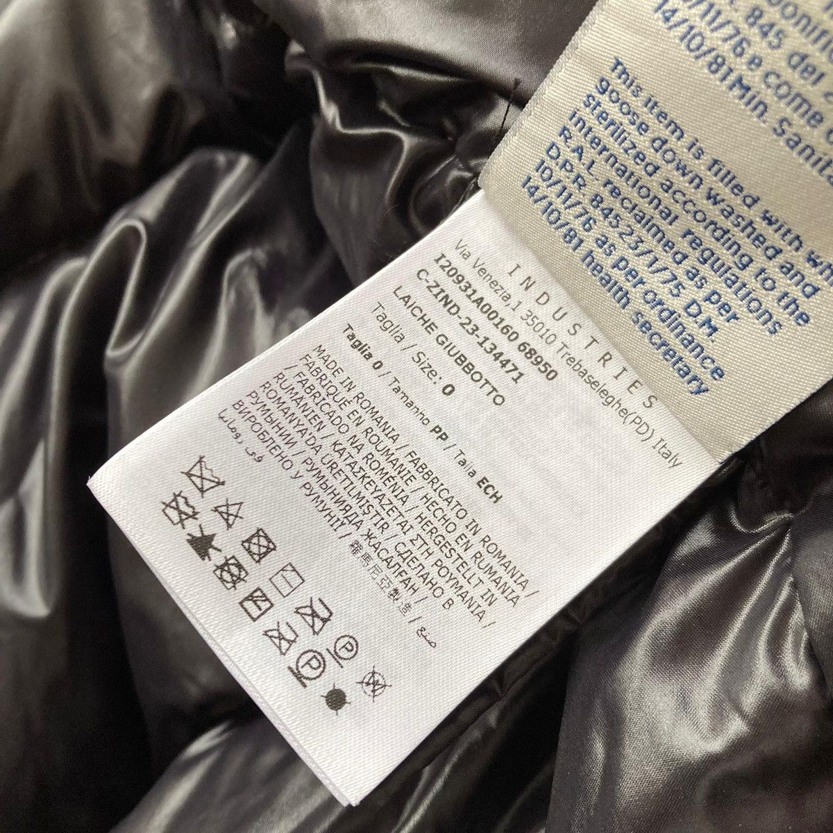 Moncler moncler ‘LAICHE’ down jacket with fur hood black size 0 Size XS / US 0-2 / IT 36-38 - 12 Thumbnail