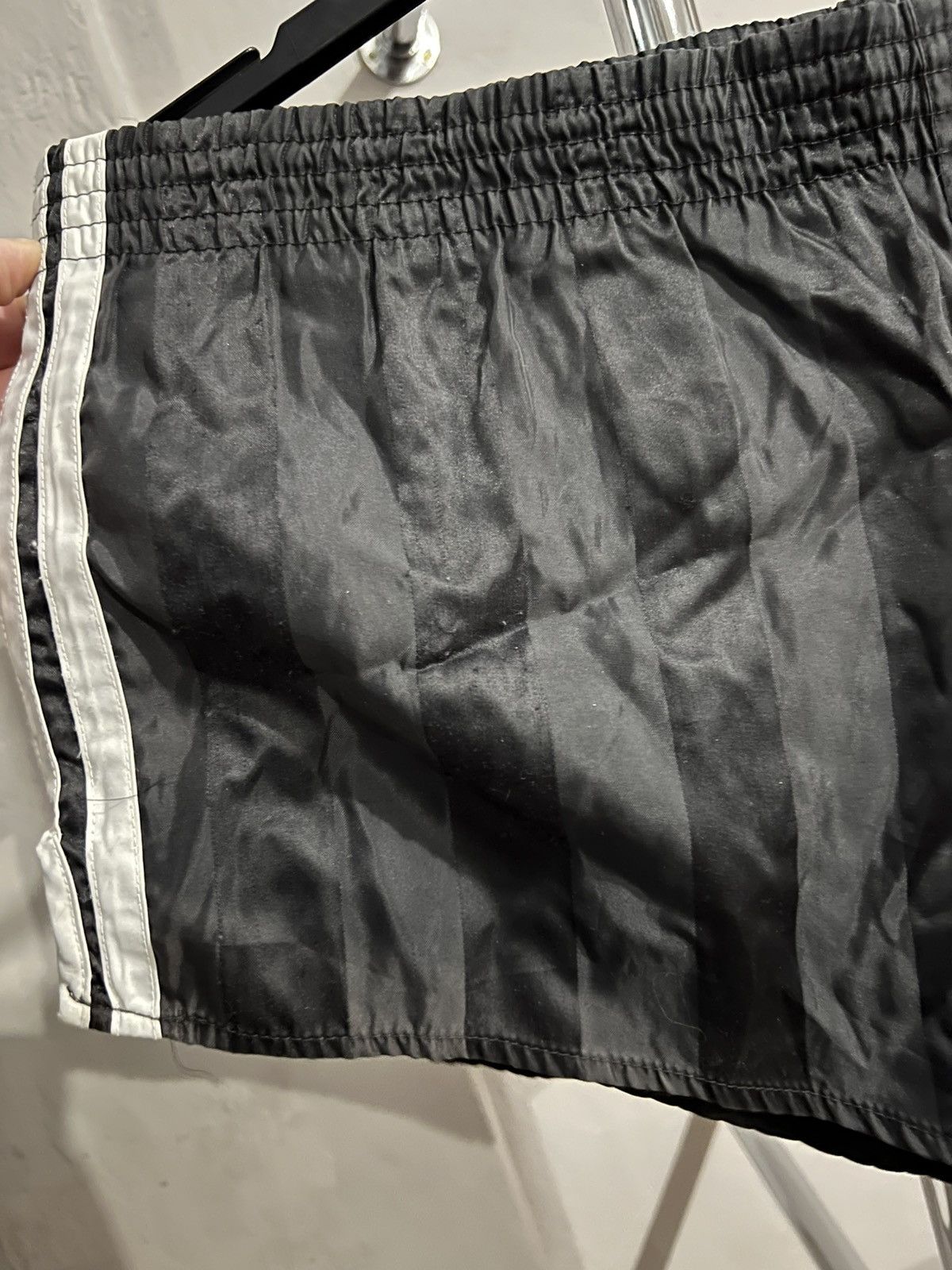 Adidas ADIDAS NYLON SPRINTER ICONIC SHORTS GLANZ RACER RETRO SIZE M Size US 36 / EU 52 - 4 Thumbnail
