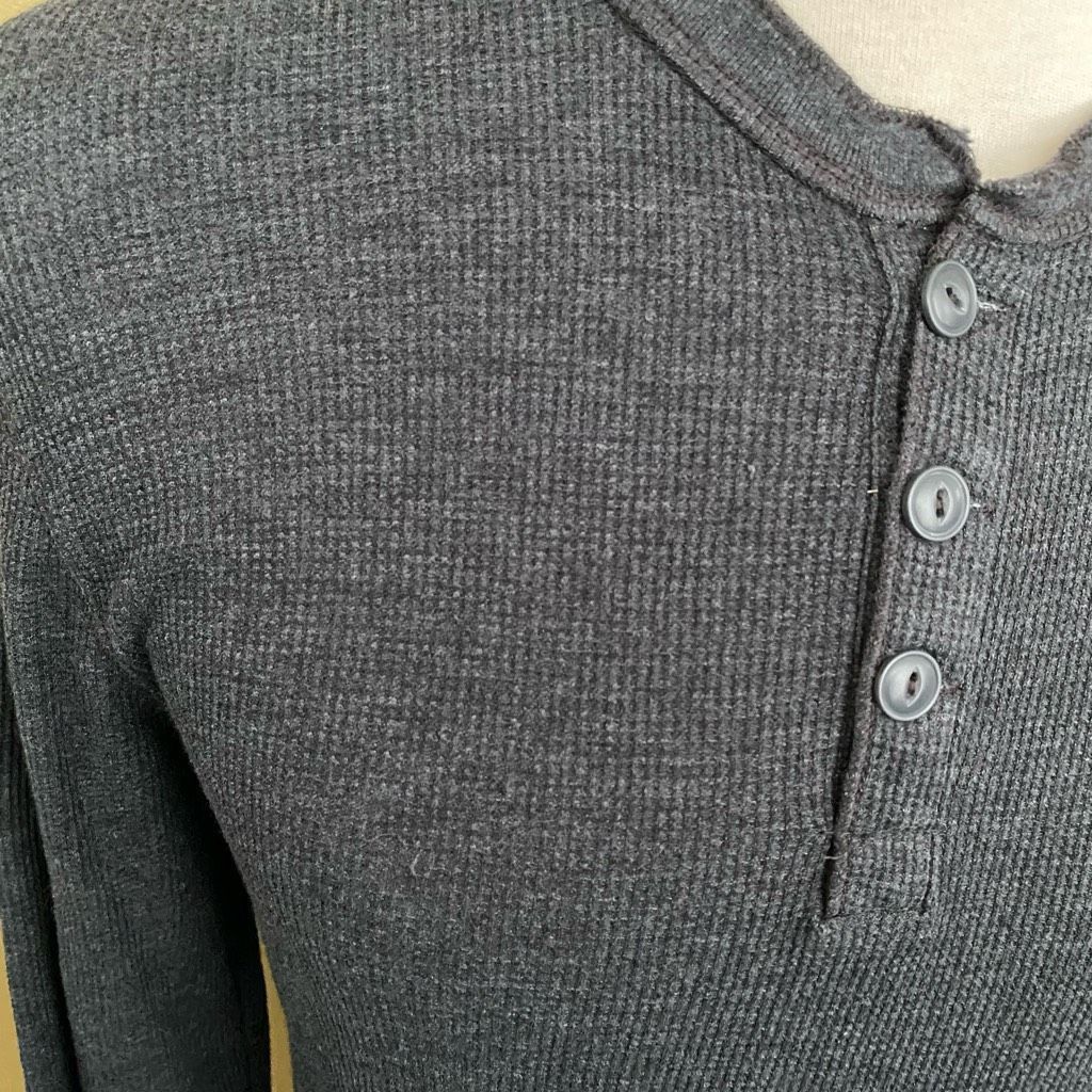Old Navy Old Navy men M cotton blend 3 button textured thermal longsl Size US M / EU 48-50 / 2 - 3 Thumbnail