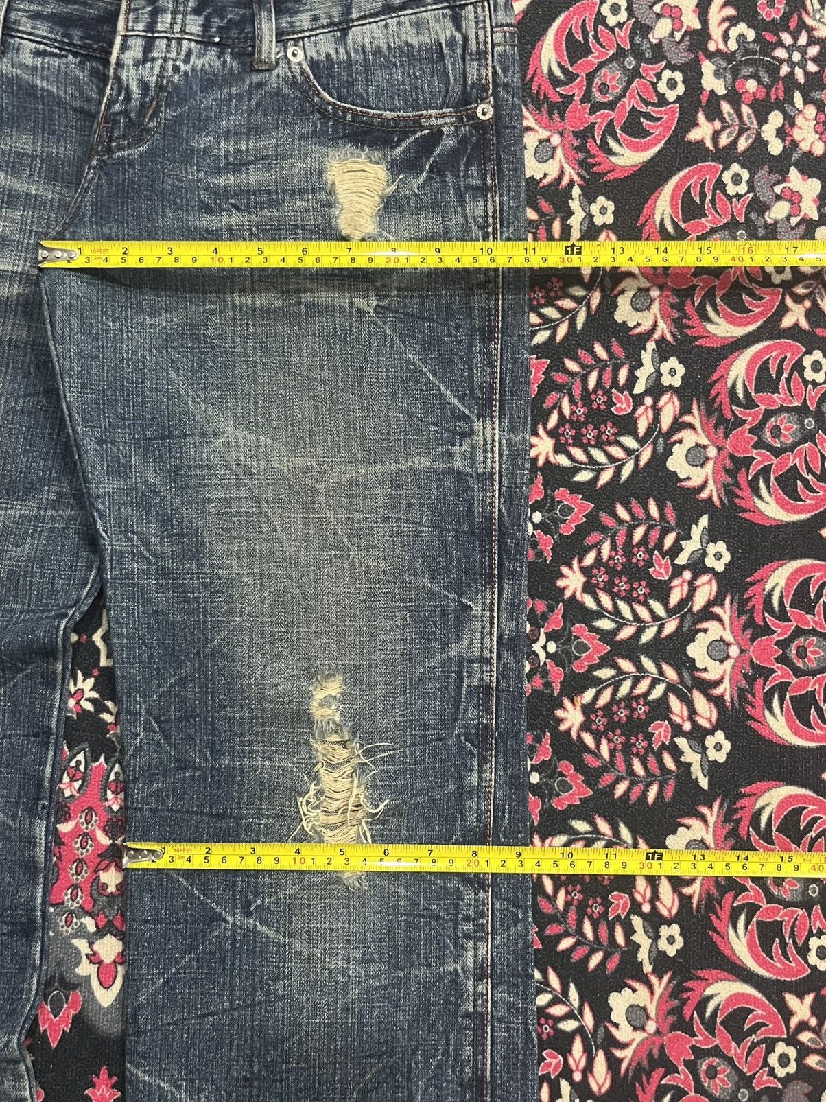 Le Grande Bleu (L.G.B.) Vintage African Taro Shattered Double Waist Distressed Jeans Size US 31 - 15 Thumbnail