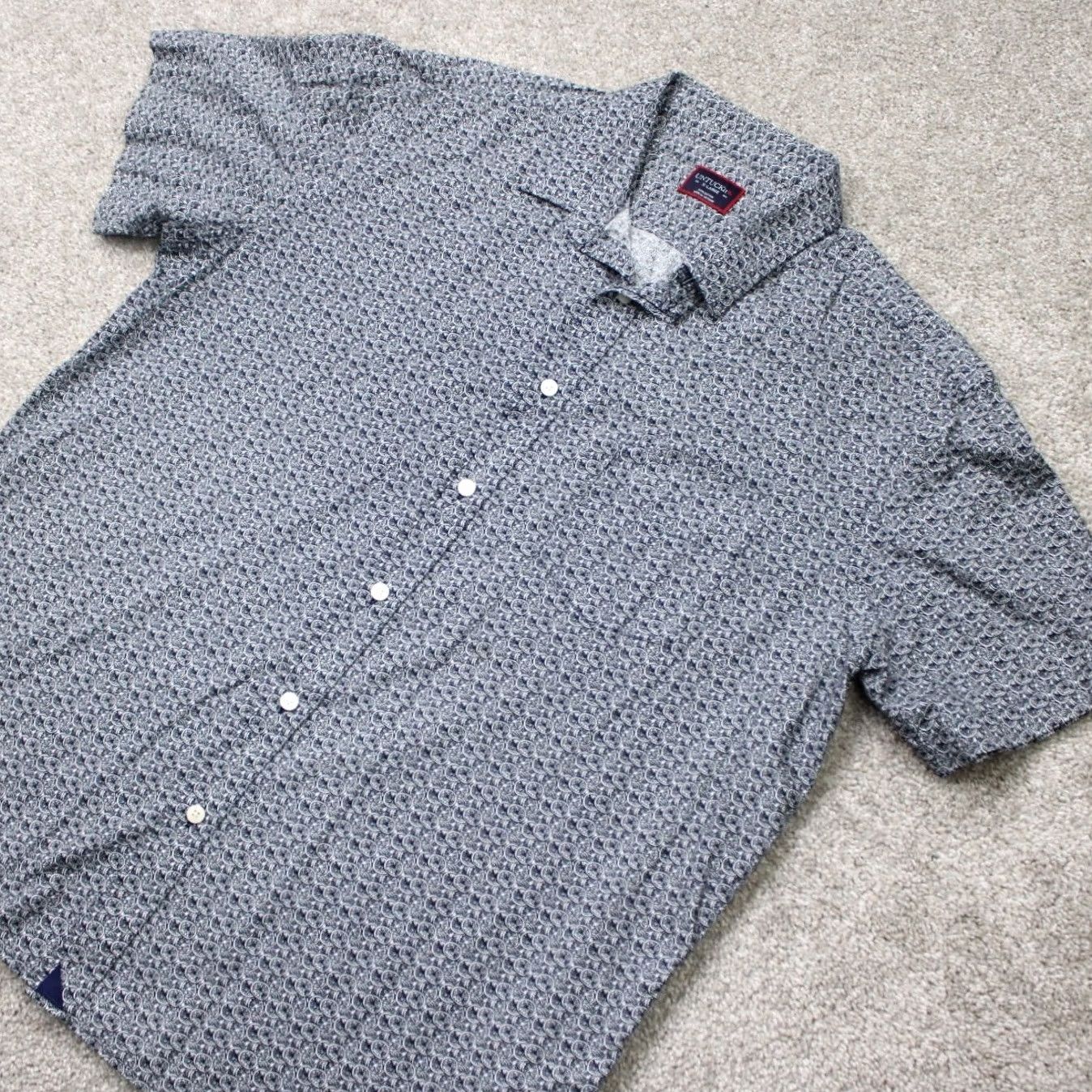 UNTUCKit UNTUCKit AOP Shirt Mens XL Blue Tavira Wheels All Over Print Cotton Short Sleeve Button-Up Shirt Mens XL Blue Geometric Pattern 80s? Size US XL / EU 56 / 4 - 3 Thumbnail