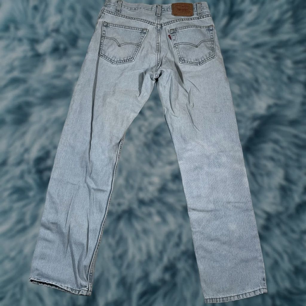 Levi's VINTAGE Levi's 505 Light Wash Jeans Distressed Straight Men XS? Wait Size US 31 - 1 Thumbnail