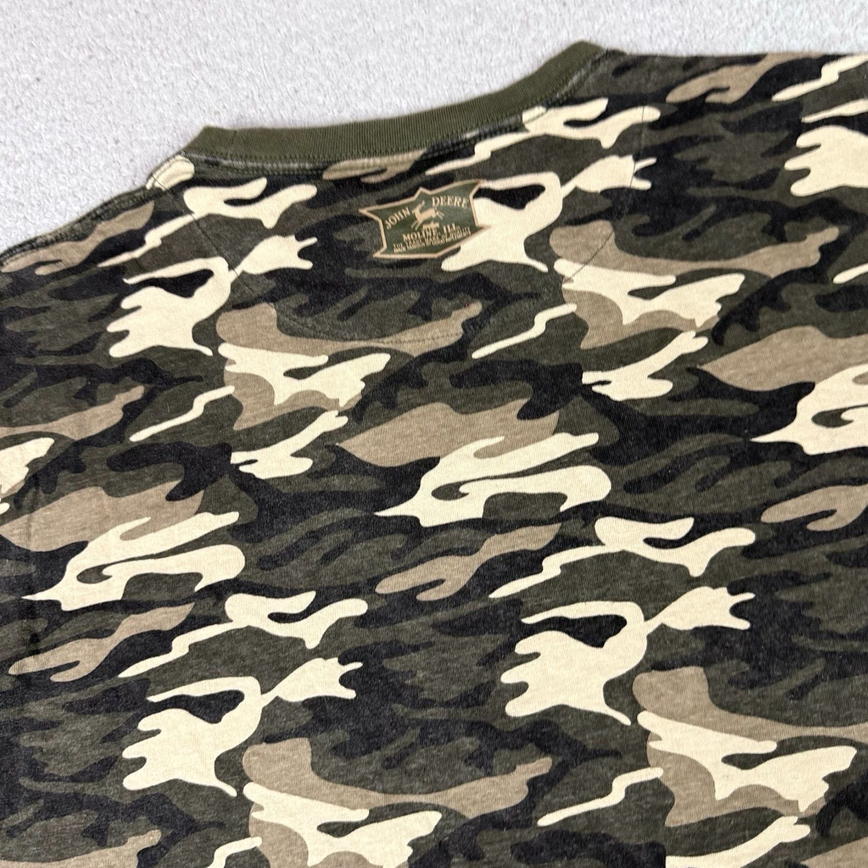 Delta VINTAGE John Deere T Shirt Mens XL Green Camouflage Y2K Moline ILL Casual Hunting Camo Mens Size US XL / EU 56 / 4 - 6 Thumbnail