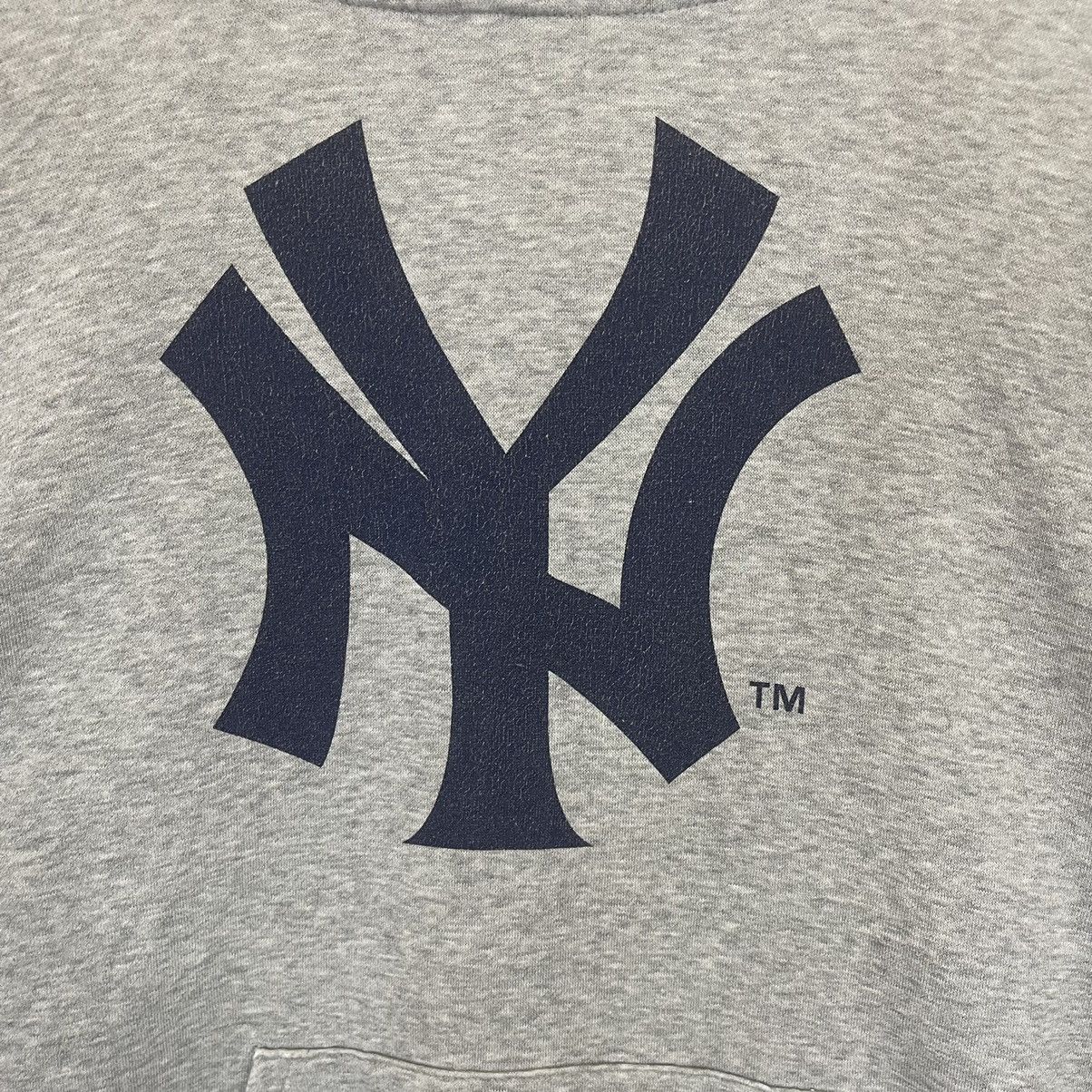 New York Yankees Vintage 90s New York Yankees Big Logo Pullover Hoodie Size US L / EU 52-54 / 3 - 5 Thumbnail