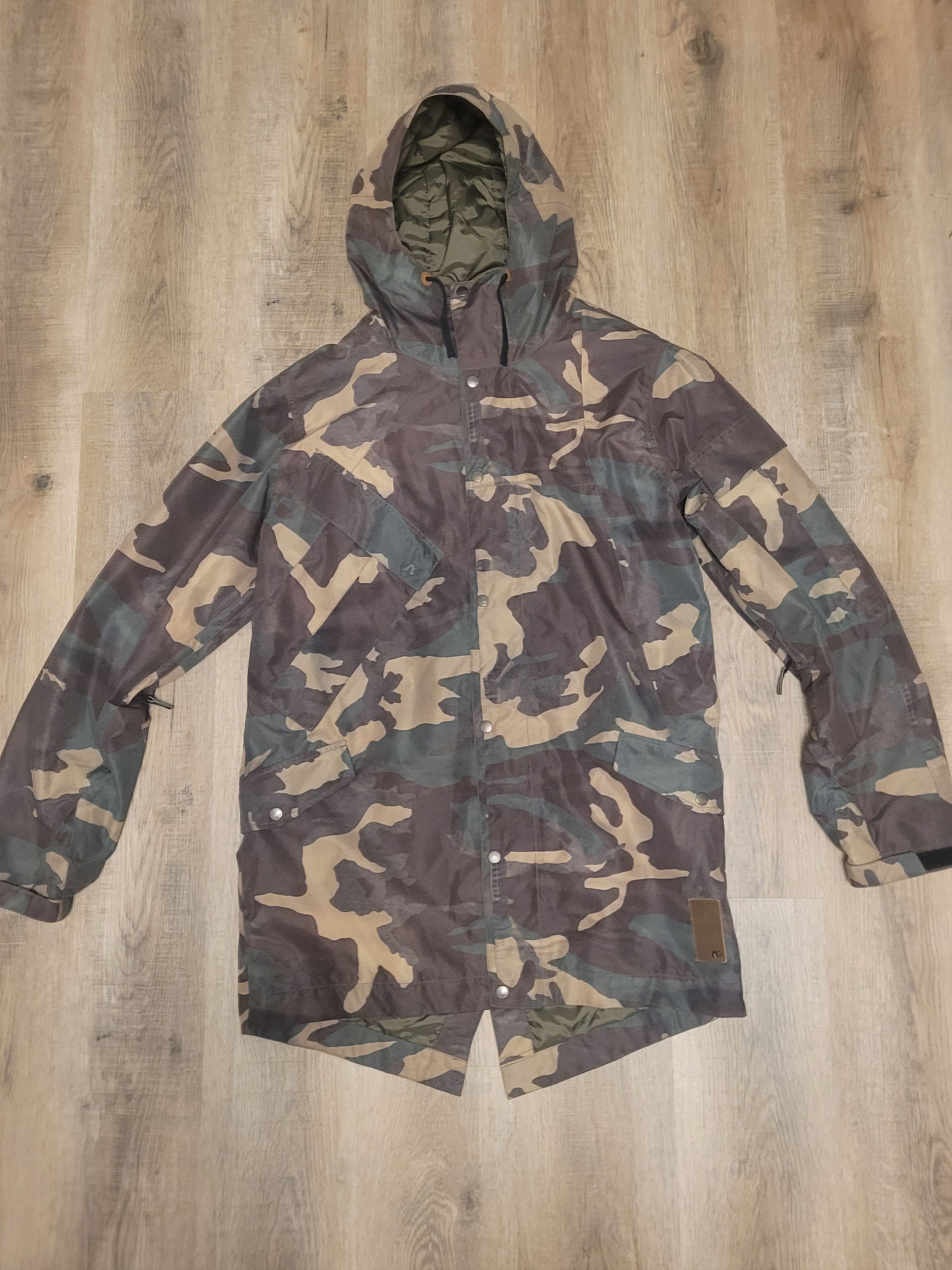 Analog Vintage Burton Analog AG Camo Fishtail Snowboard Parka Size US L / EU 52-54 / 3 - 1 Thumbnail