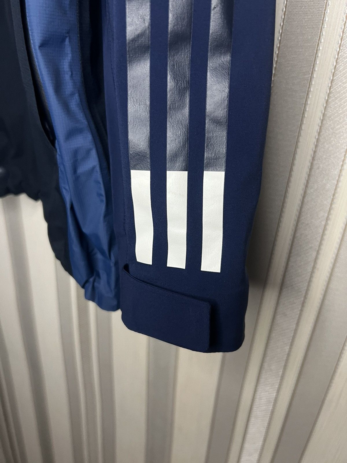 White Mountaineering Adidas x White Mountaineering Gore Tex Bench Jacket Gorpcore Size US L / EU 52-54 / 3 - 3 Thumbnail