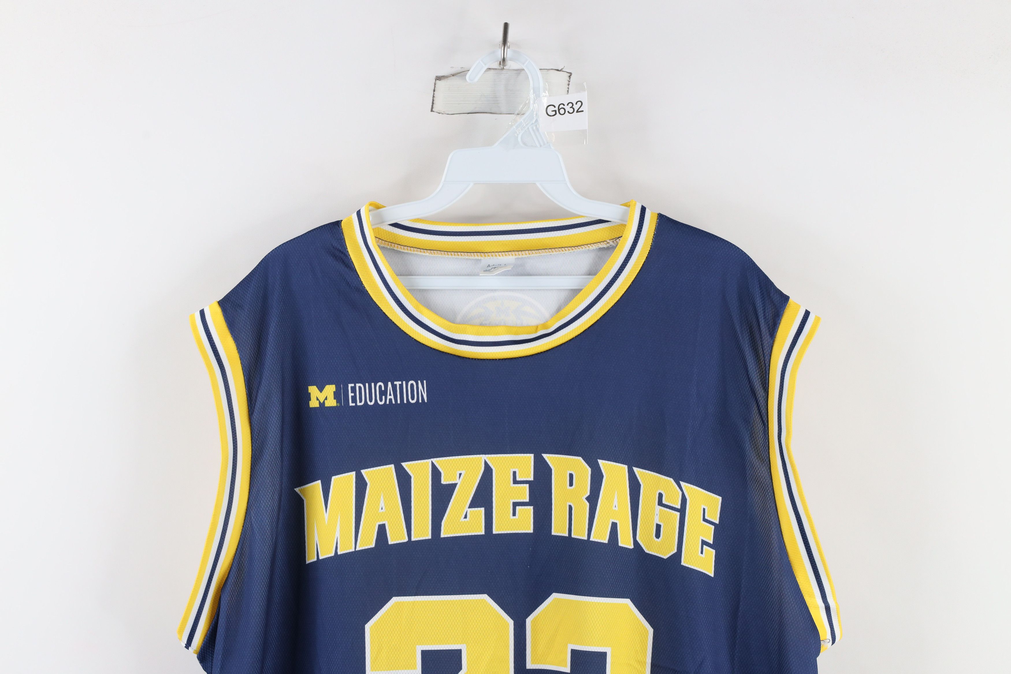 Vintage Vintage University of Michigan Basketball Jersey Blue #23 Size US L / EU 52-54 / 3 - 2 Thumbnail