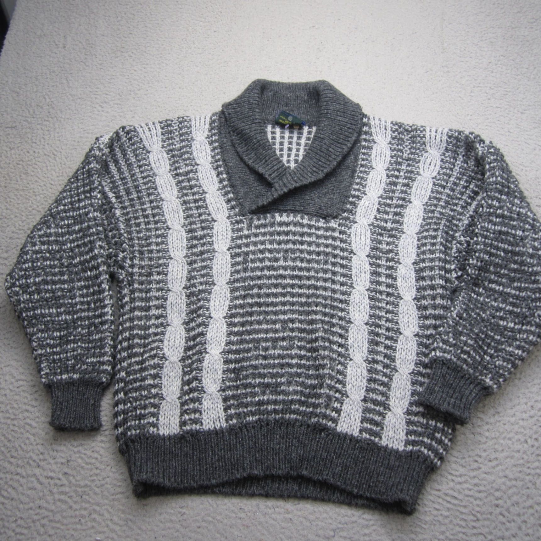 Market VINTAGE Quills Woolen Market Mens 42 Gray Wool Shawl Collar Fisherman Ireland Cardigan Sweater 90s Mens L Gray Wool Knit Pockets V-Neck Casual Regular Size US L / EU 52-54 / 3 - 2 Thumbnail