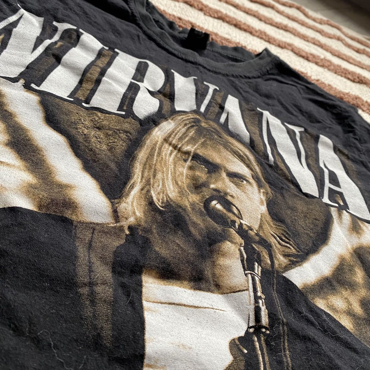 Band Tees VINTAGE NIRVANA ROCK BAND BIG PRINT KIRT COBAIN T SHIRT Size US M / EU 48-50 / 2 - 4 Thumbnail