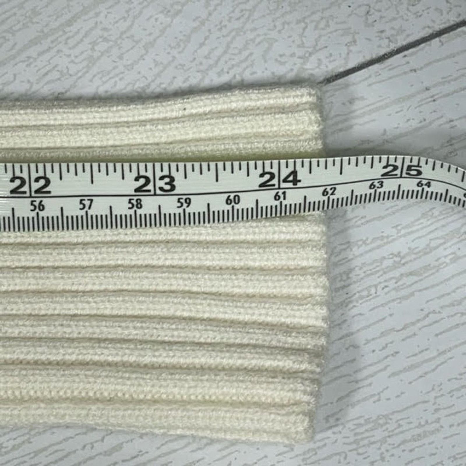 Other Lane Bryant White Cold Shoulder Knit Sweater Size 18/20 Size XXL / US 16-18 / IT 52-54 - 8 Thumbnail