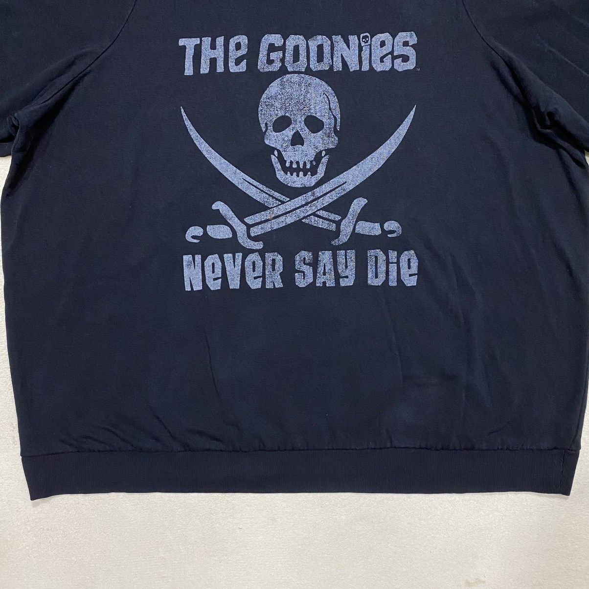 Vintage Classic Movie THE GOONIES Big Skull Sweatshirt Size US XXL / EU 58 / 5 - 3 Thumbnail