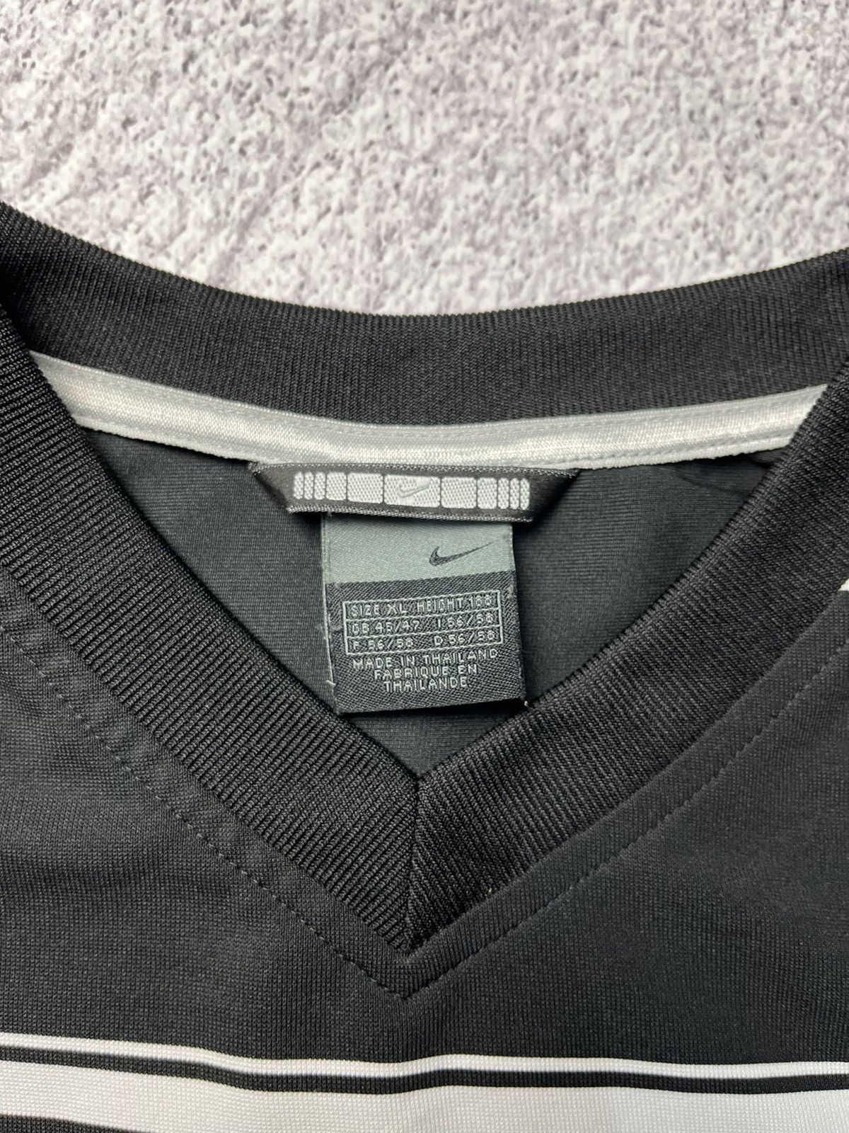 Nike Mens Vintage Nike T-Shirt centre swoosh Rare Size US XL / EU 56 / 4 - 14 Thumbnail