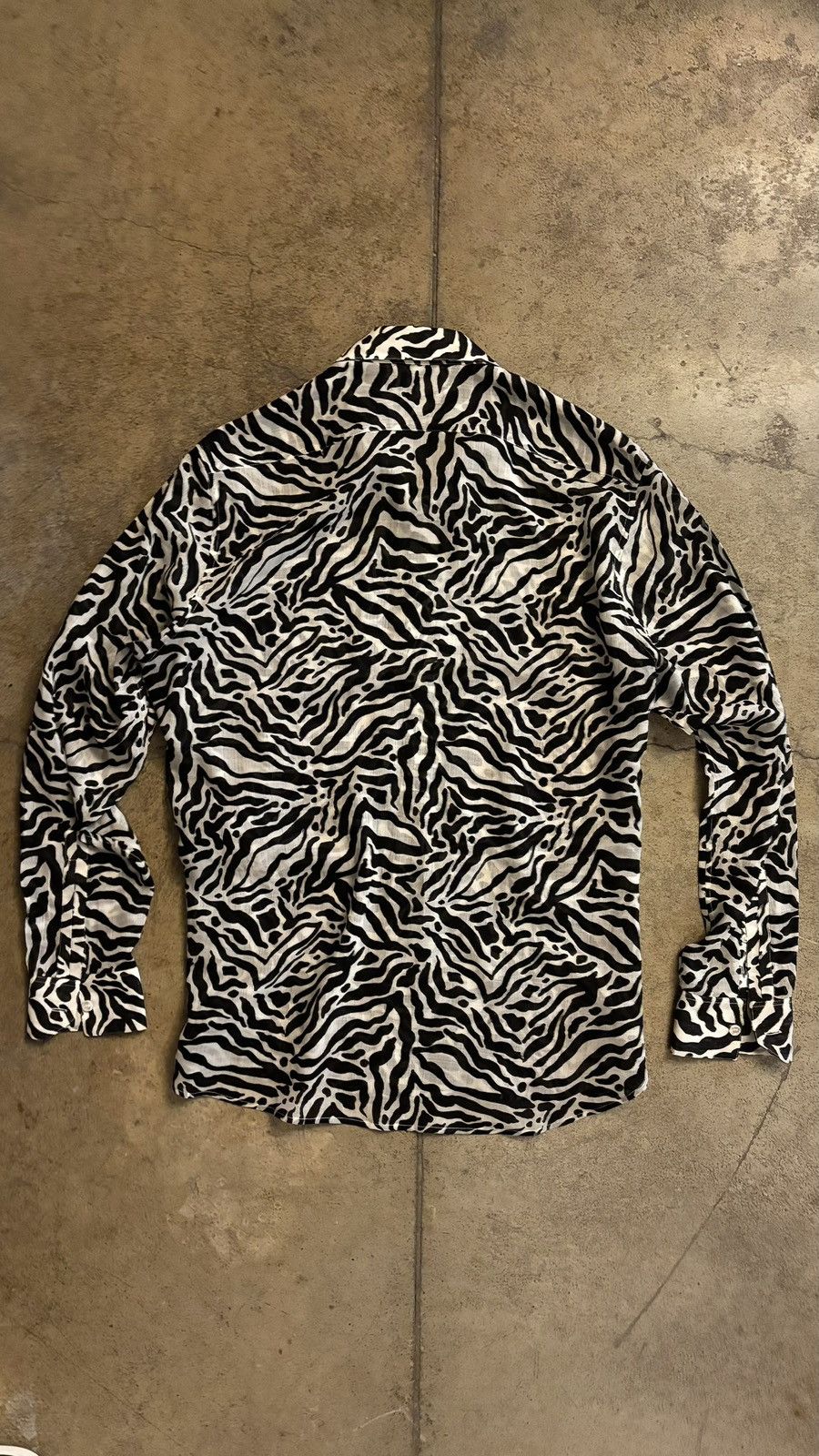 Saint Laurent Paris saint laurent ss'20 tiger print wool button shirt Size US L / EU 52-54 / 3 - 2 Thumbnail