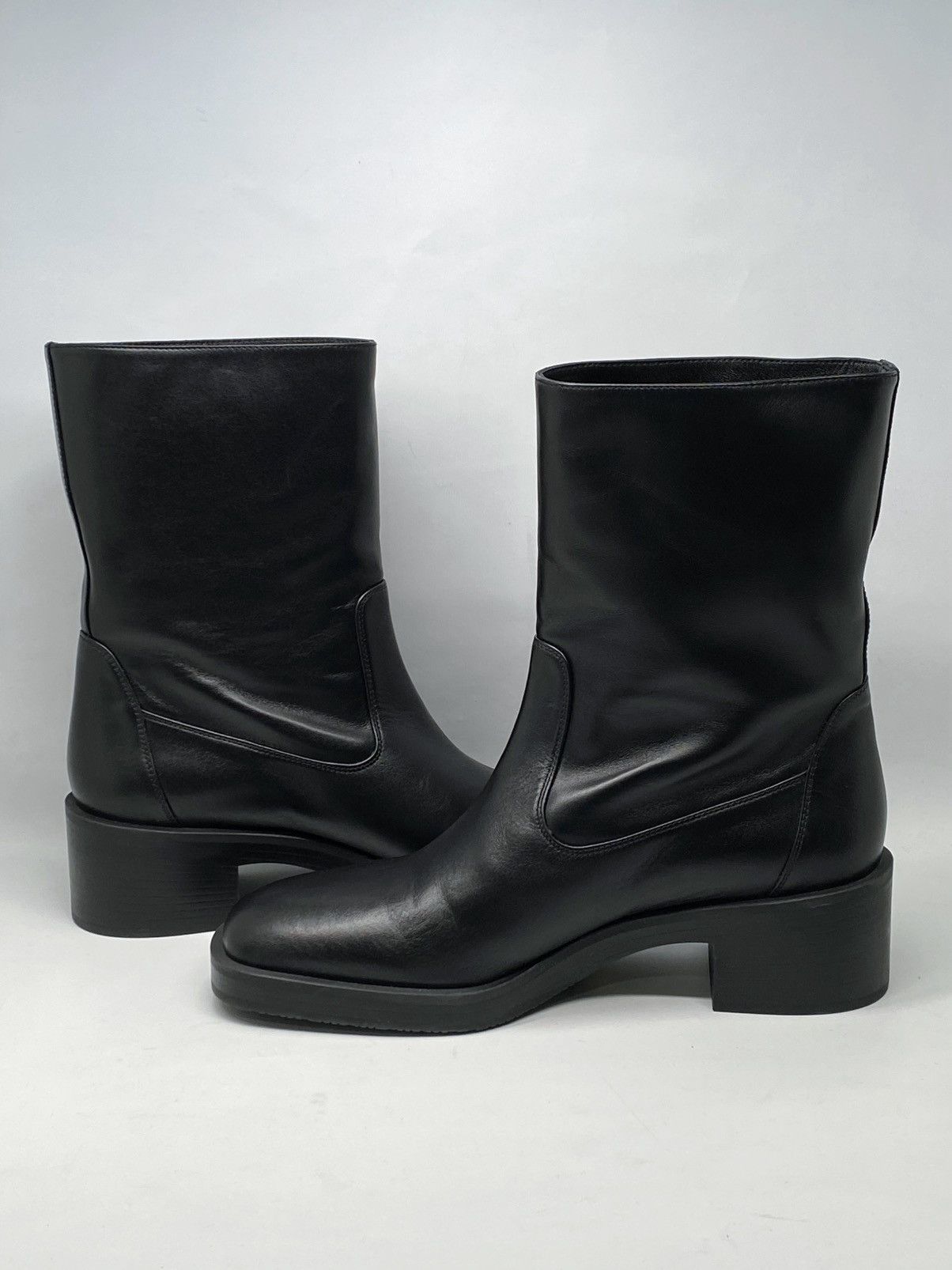 Stuart Weitzman Stuart Weitzman Calfskin Ankle Boots size 9.5 Size US 9.5 / IT 39.5 - 10 Thumbnail