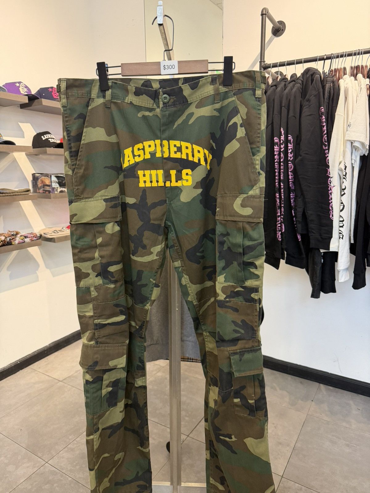 The GV Gallery Gv gallery army cargo camo pants Size US 40 / EU 56 - 1 Preview