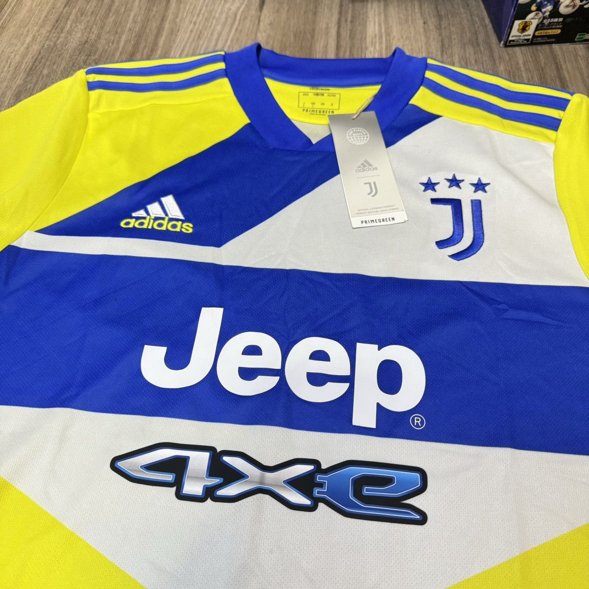 Adidas Juventus 21/22 3rd away shirt #7 Ronaldo (Bnwt) Size US M / EU 48-50 / 2 - 3 Thumbnail