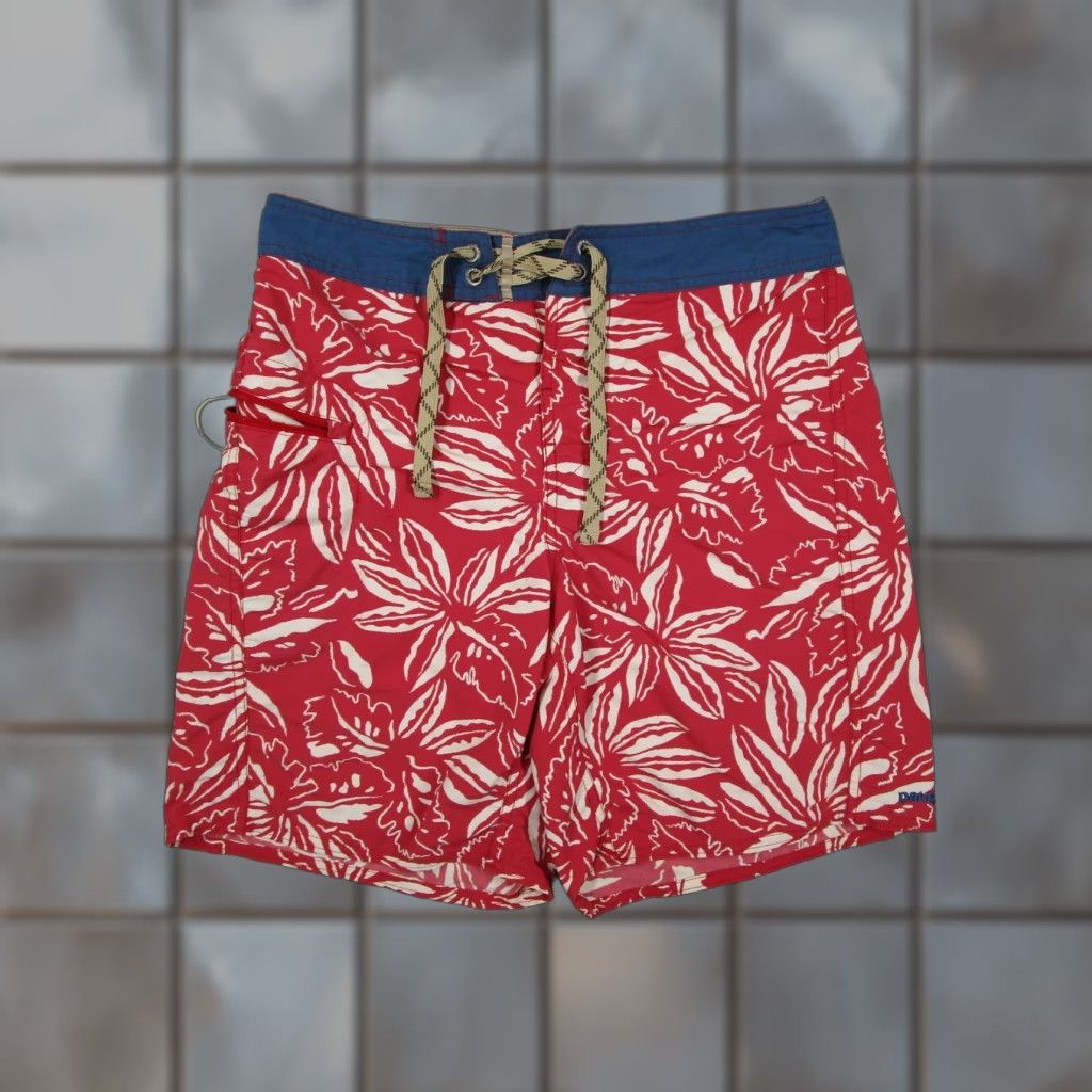 Patagonia Patagonia Shorts Mens 28 Red Floral Wavefarer Board Shorts Swim Trunks STY86620 Size US 28 / EU 44 - 1 Thumbnail