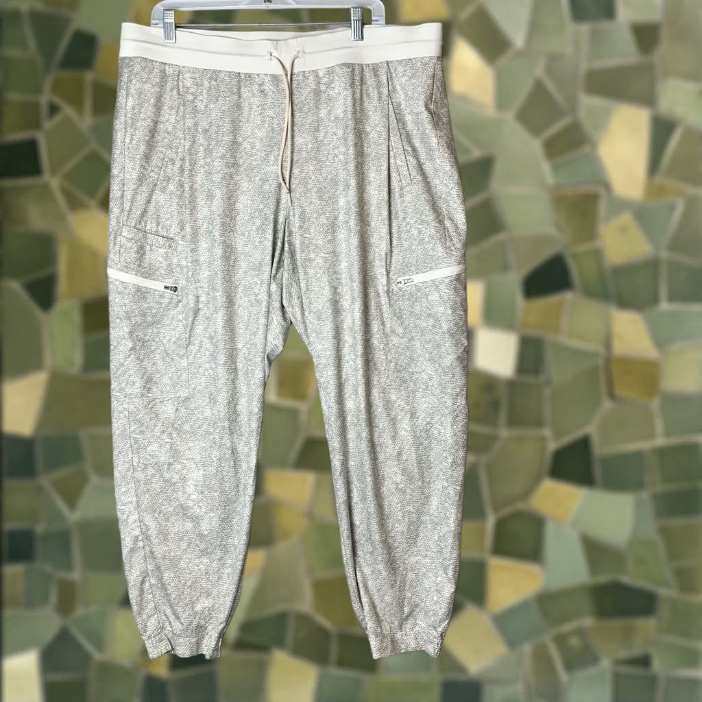 Athleta Athleta Venture Womens Gray Jogger Pants - Athletic Plus Size Size 40" / US 18 - 1 Thumbnail