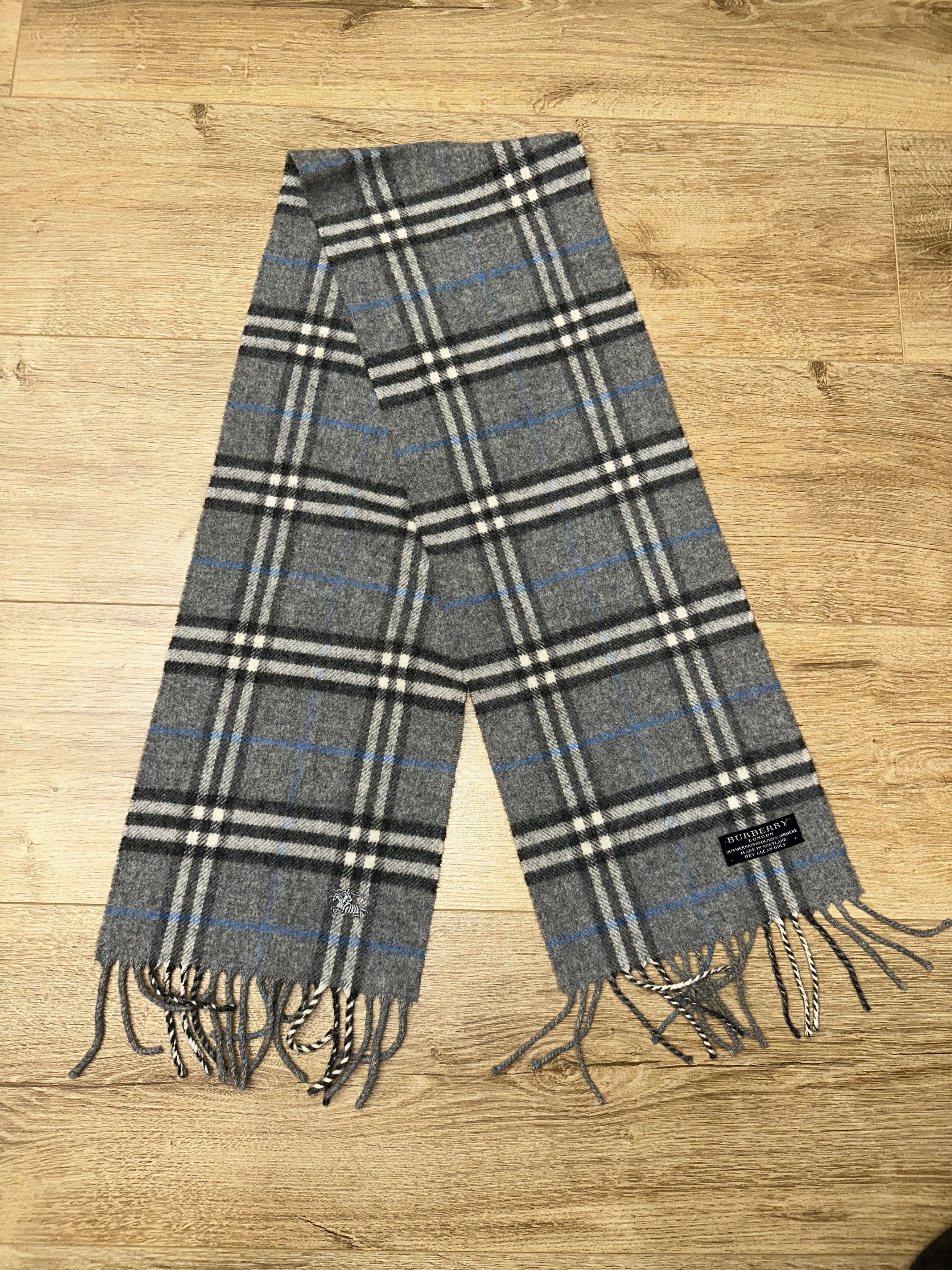 Burberry Burberry London Merino Cashmere Narrow Short Scarf 130 x 20 Size ONE SIZE - 4 Thumbnail