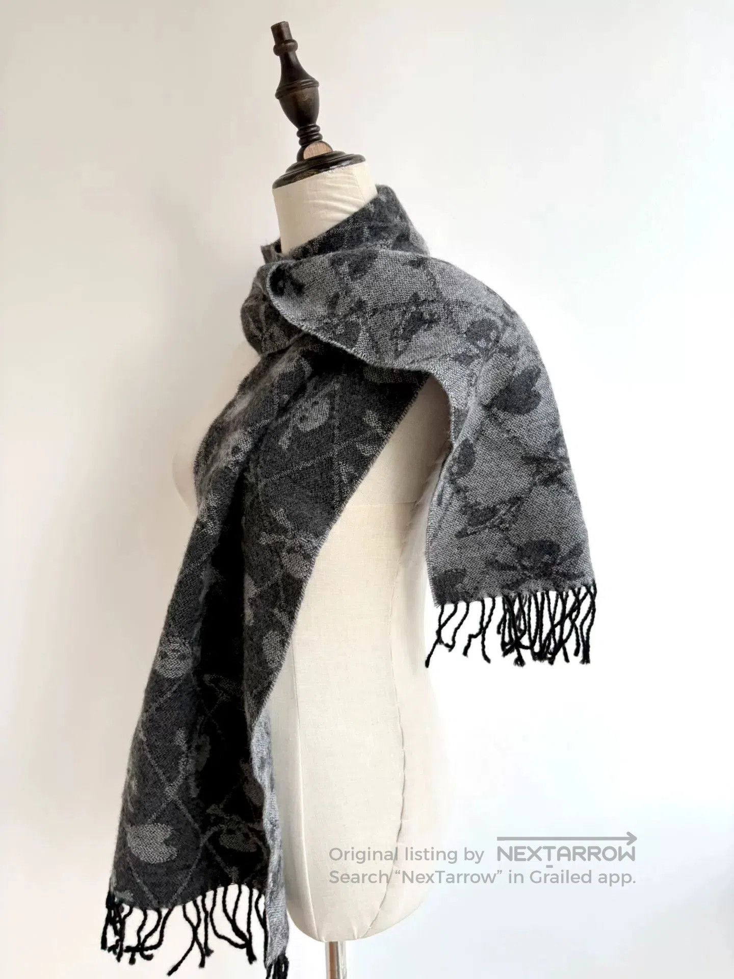 Vivienne Westwood vivienne westwood gray black skull heart scarf. Size ONE SIZE - 3 Thumbnail