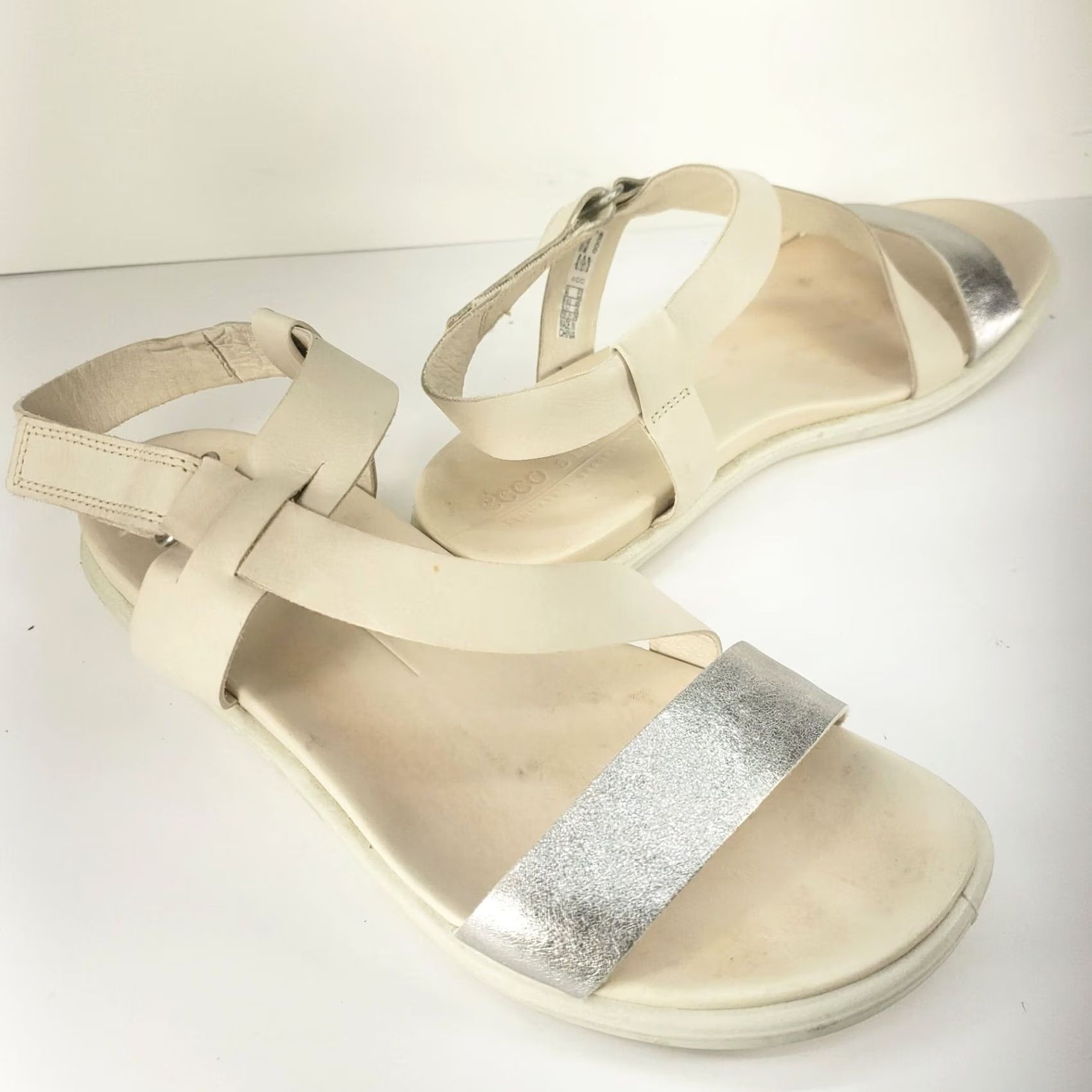 Ecco ECCO Simpil Sandal Womens 9-9.5 Beige Leather Silver Crossover Ankle Strap Low Heel SS Casual Dress Mid-High Approval Ladies 40 Sandal NICE Size US 9.5 / IT 39.5 - 2 Thumbnail