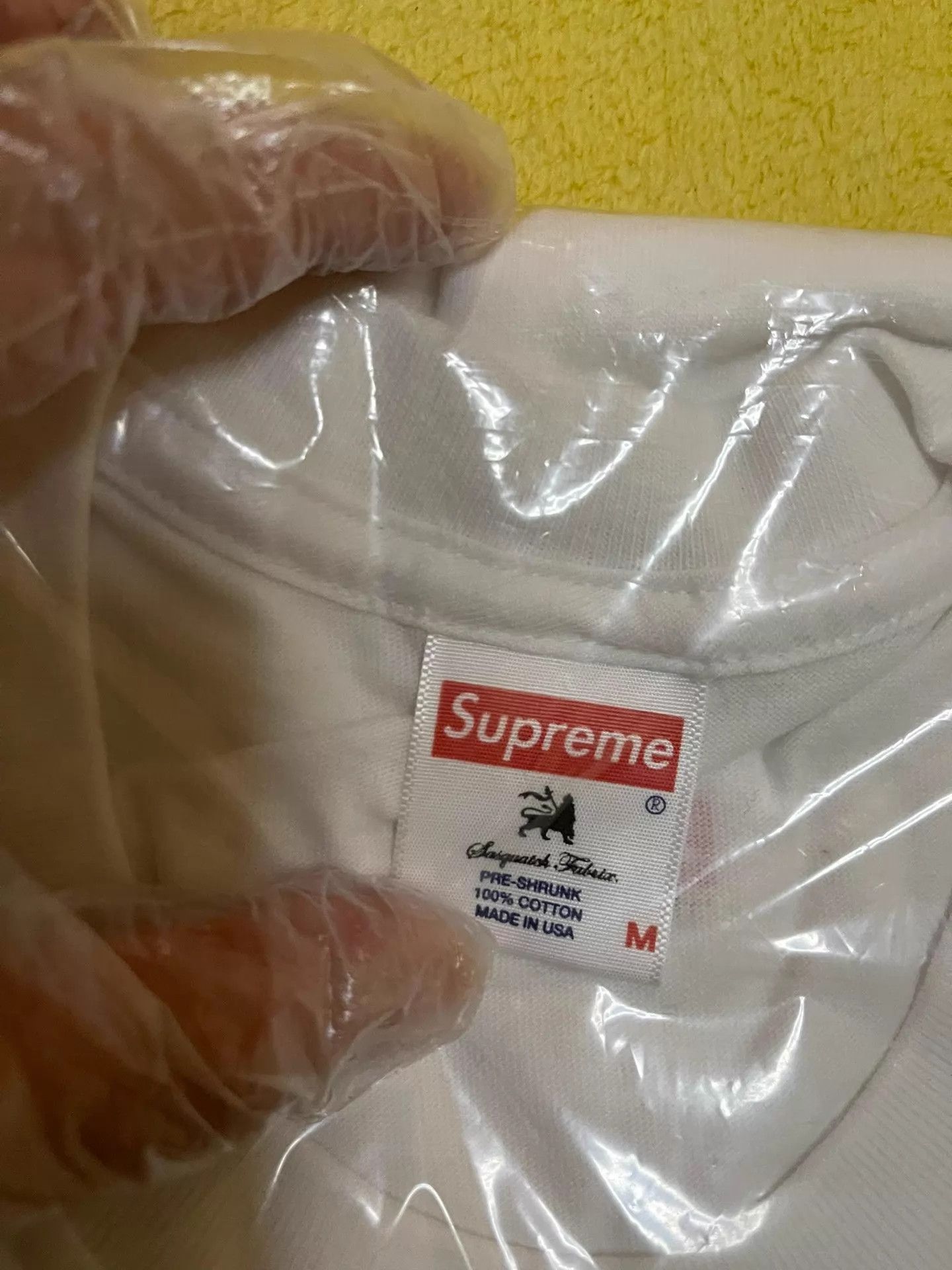 Supreme Supreme Goldfish Tee Short-Sleeve M New Unopened Size US M / EU 48-50 / 2 - 2 Thumbnail