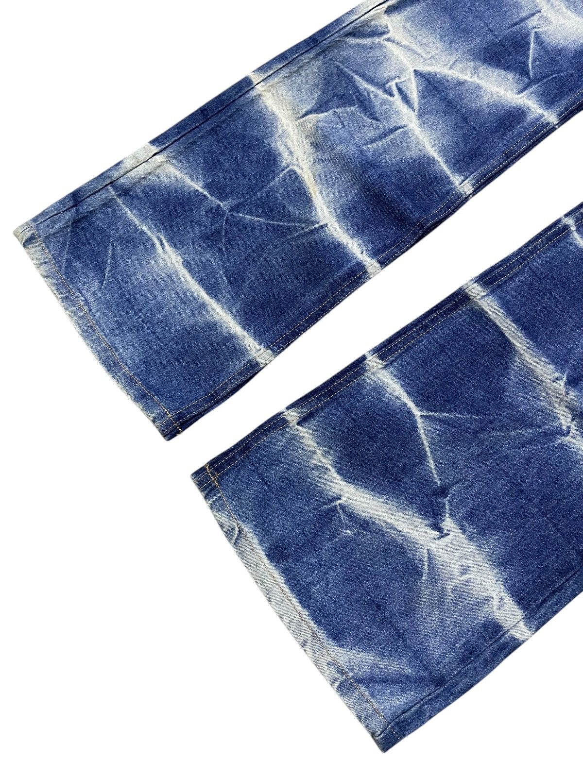 Benetton × Le Grande Bleu (L.G.B.) × Tornado Mart Benetton Glass Shattered Whiskers Wash Flared Jeans Size US 29 - 5 Thumbnail