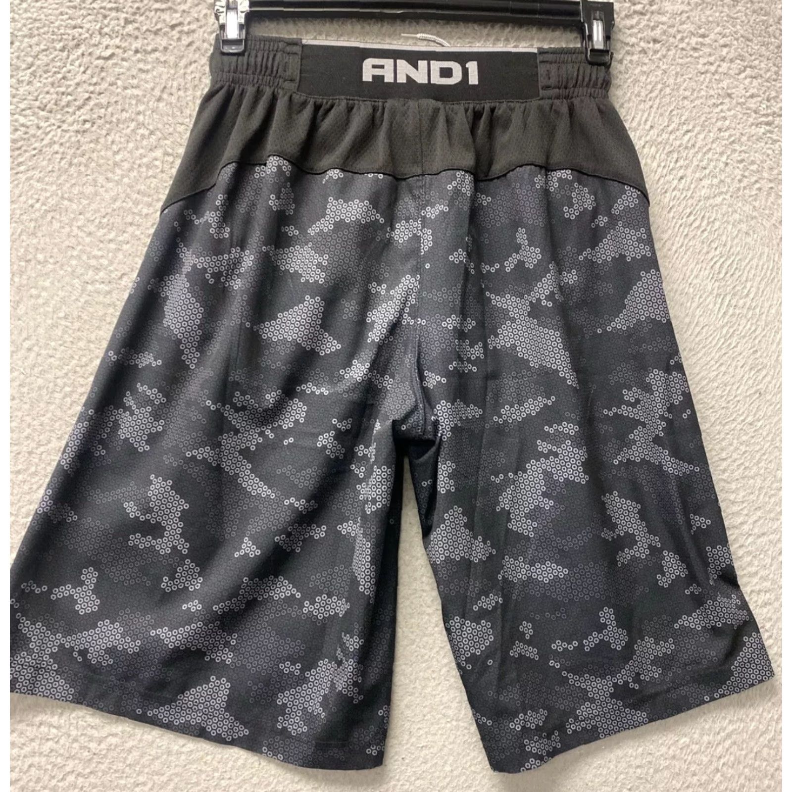 Vintage AND1 Mens Shorts Basketball Small S Elastic Waist Black And White Activewear 113-3 113-4 Size US 29 - 7 Thumbnail