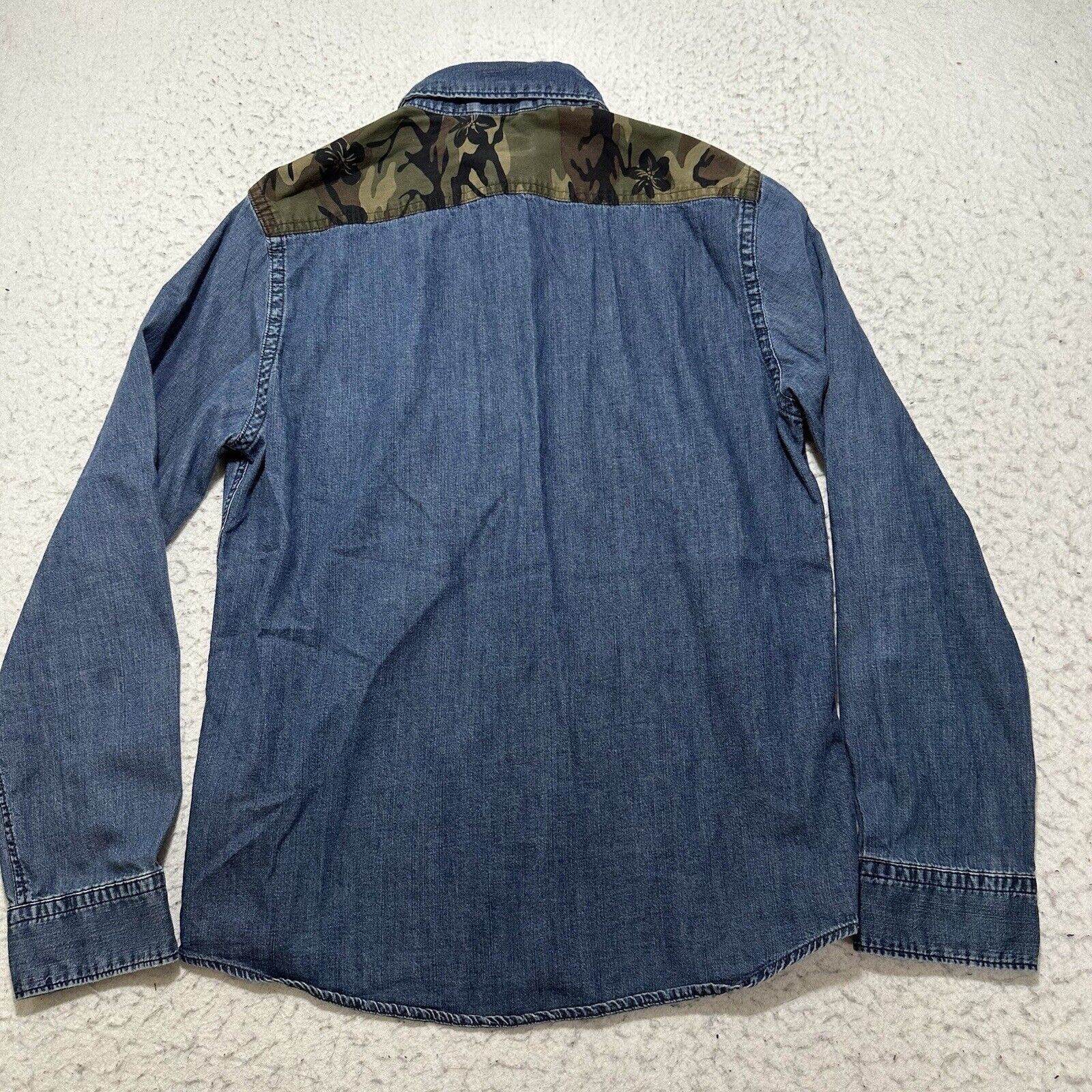 Express Express Small Blue Denim Button Down Shirt Green Camo Pocket Size US S / EU 44-46 / 1 - 9 Thumbnail